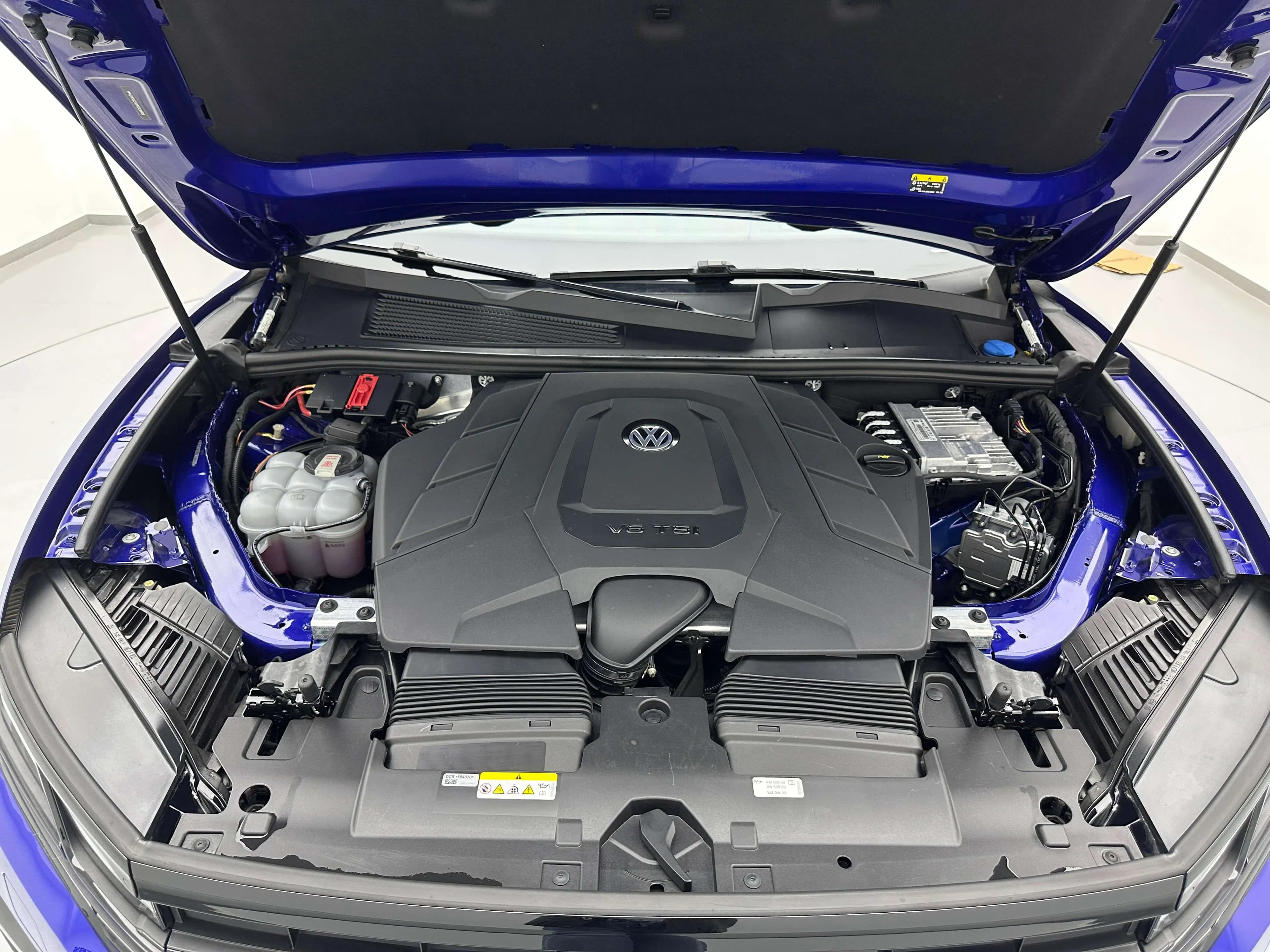 Volkswagen Touareg 2023 г. 33107 км. — фото 8