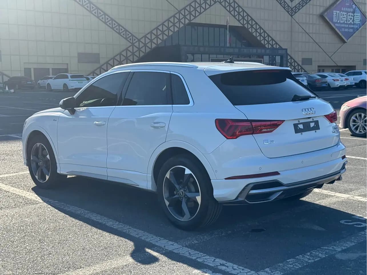 Audi Q3 2021 г. 39000 км. — фото 5