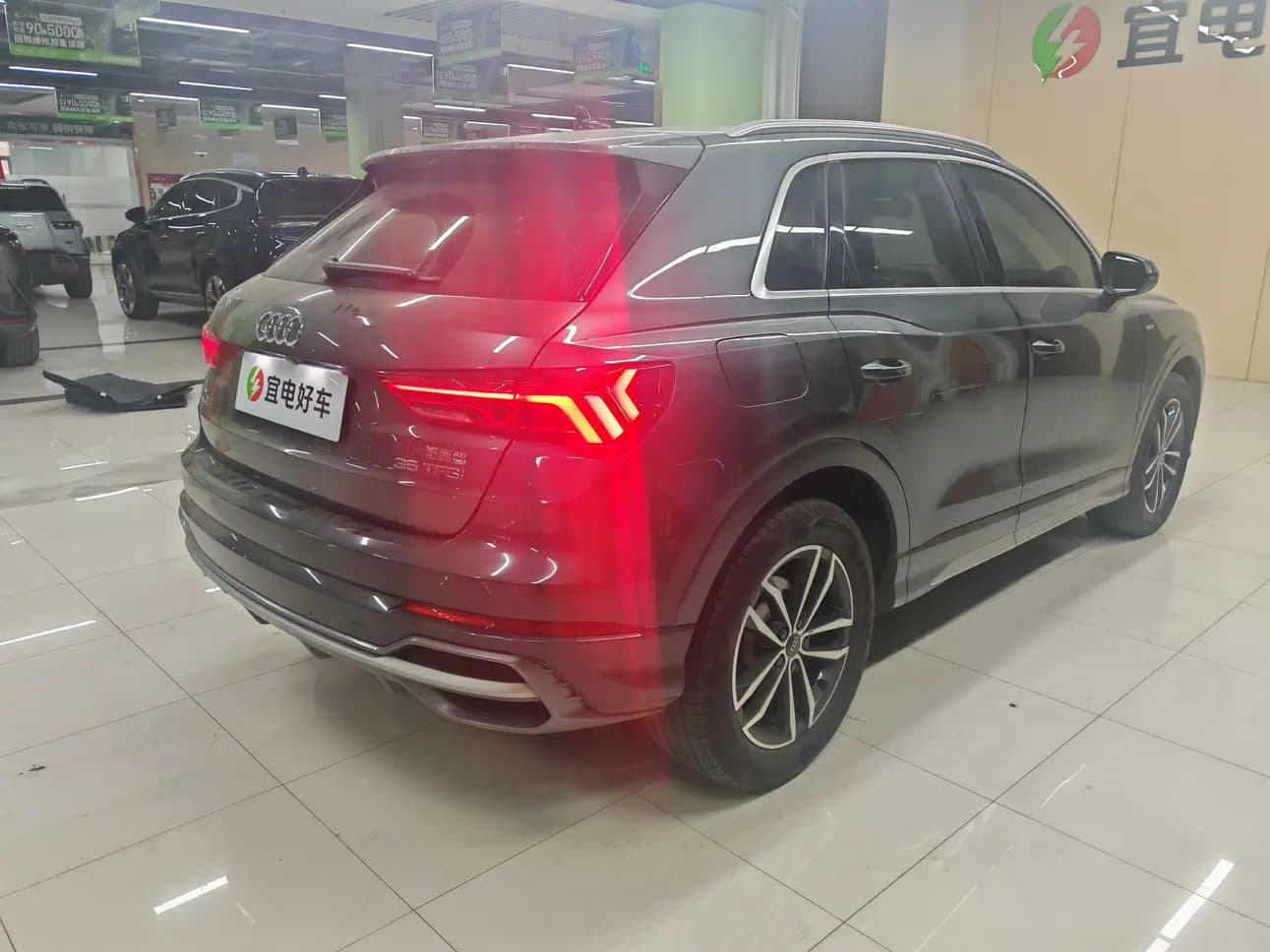 Audi Q3 2022 г. 50120 км. — фото 7