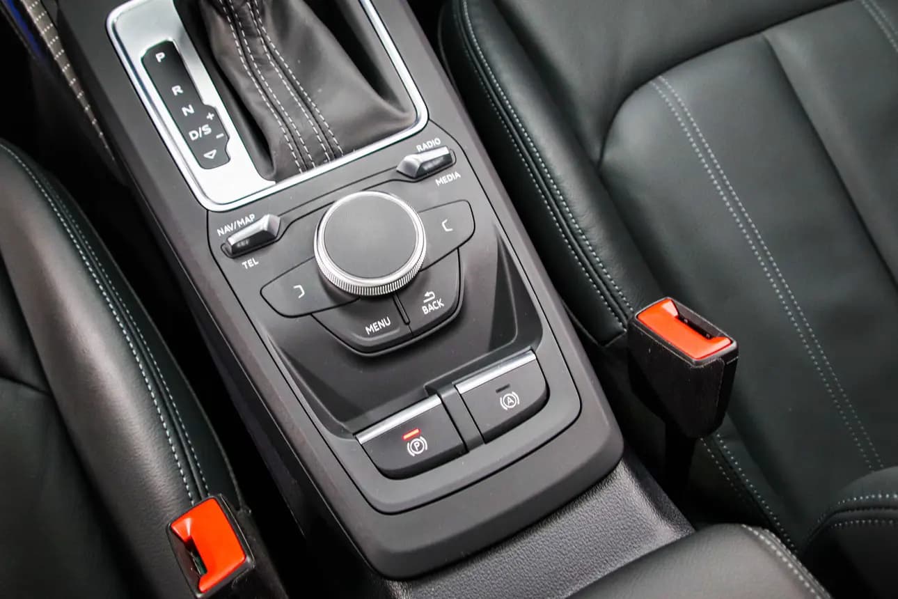 Audi Q2L 2021 г. 29148 км. — фото 12