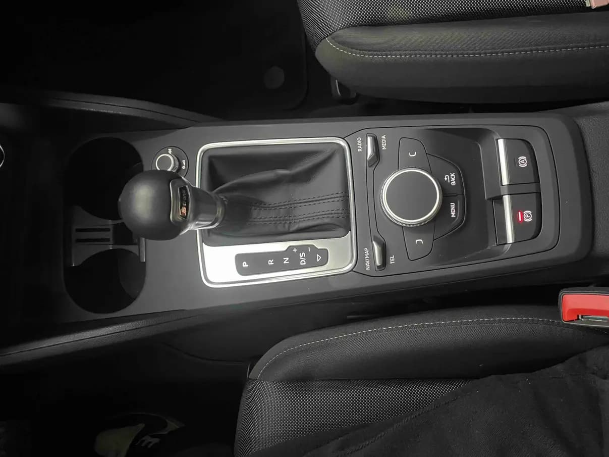 Audi Q2L 2021 г. 17149 км. — фото 19