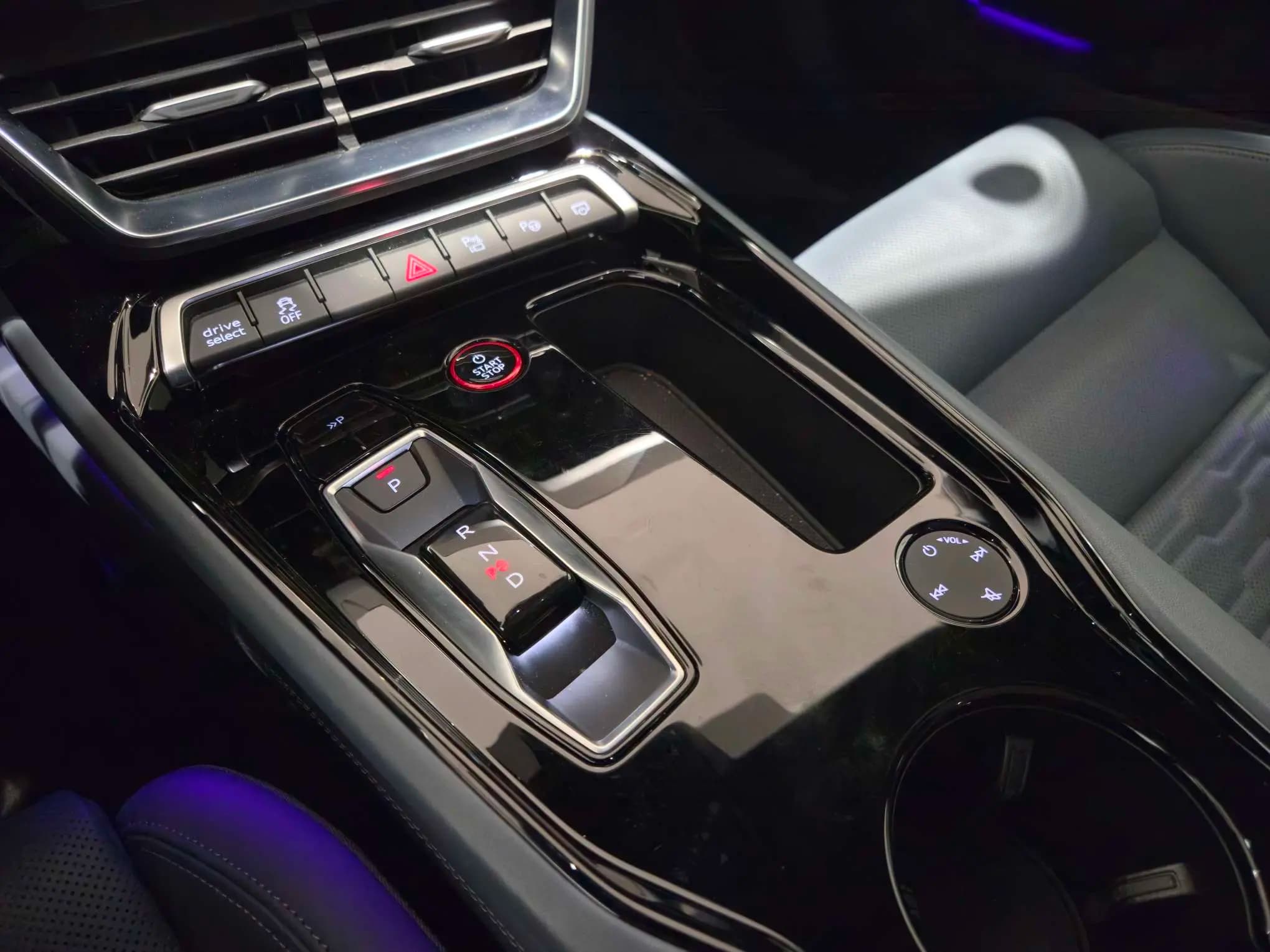 Audi e-tron GT 2024 г. 18024 км. — фото 17