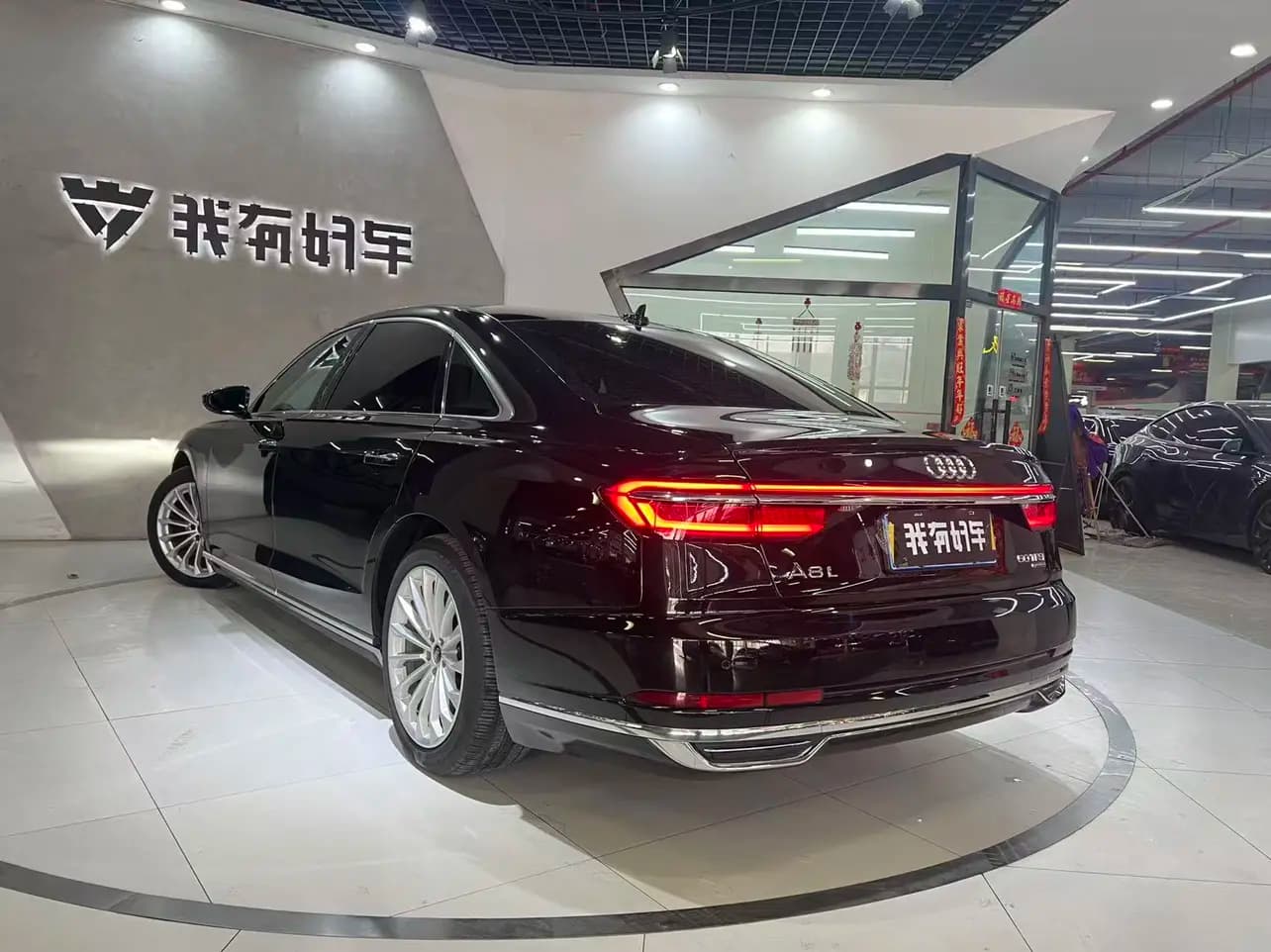 Audi A8 2021 г. 113038 км. — фото 3