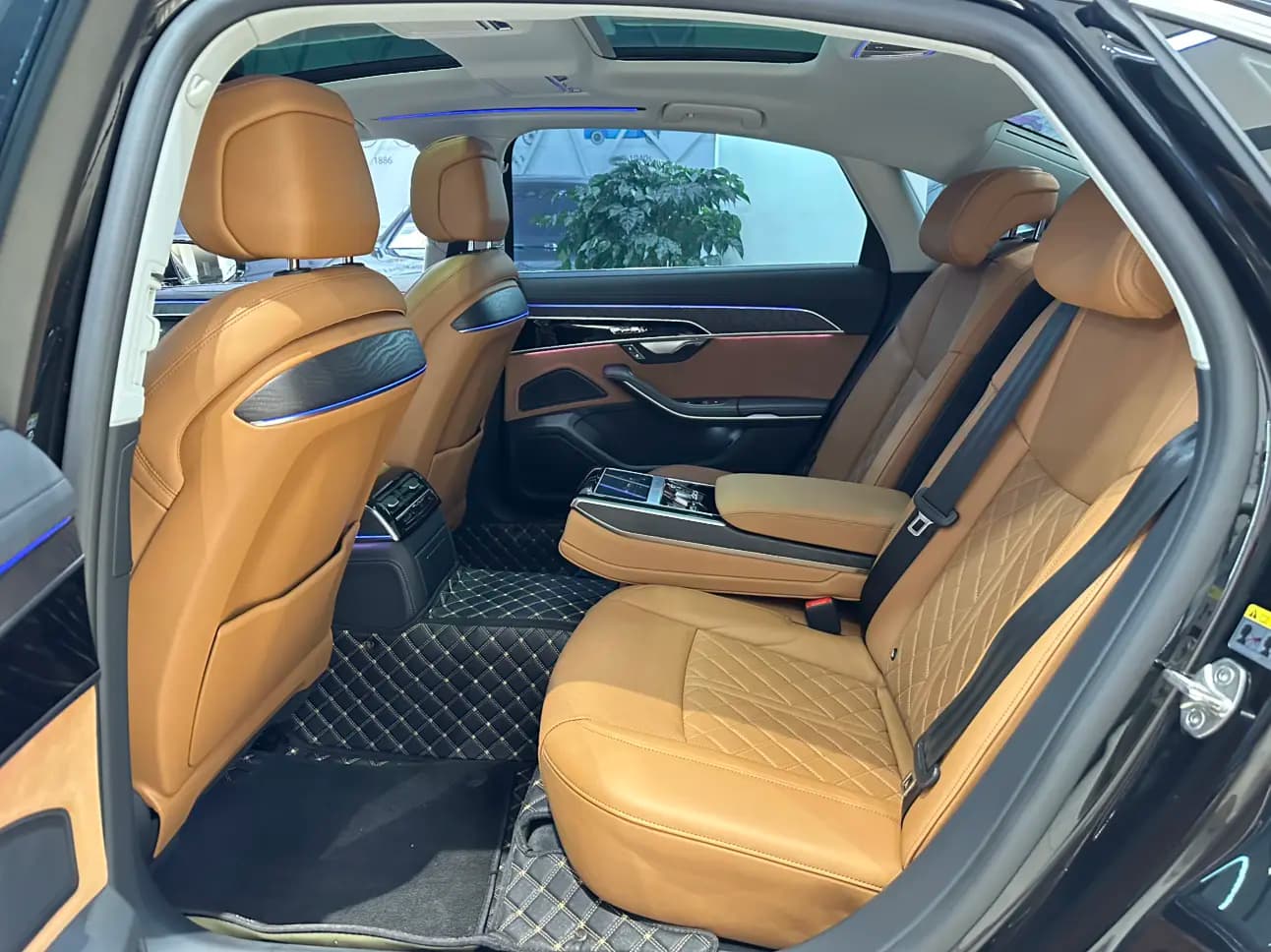 Audi A8 2024 г. 19037 км. — фото 14
