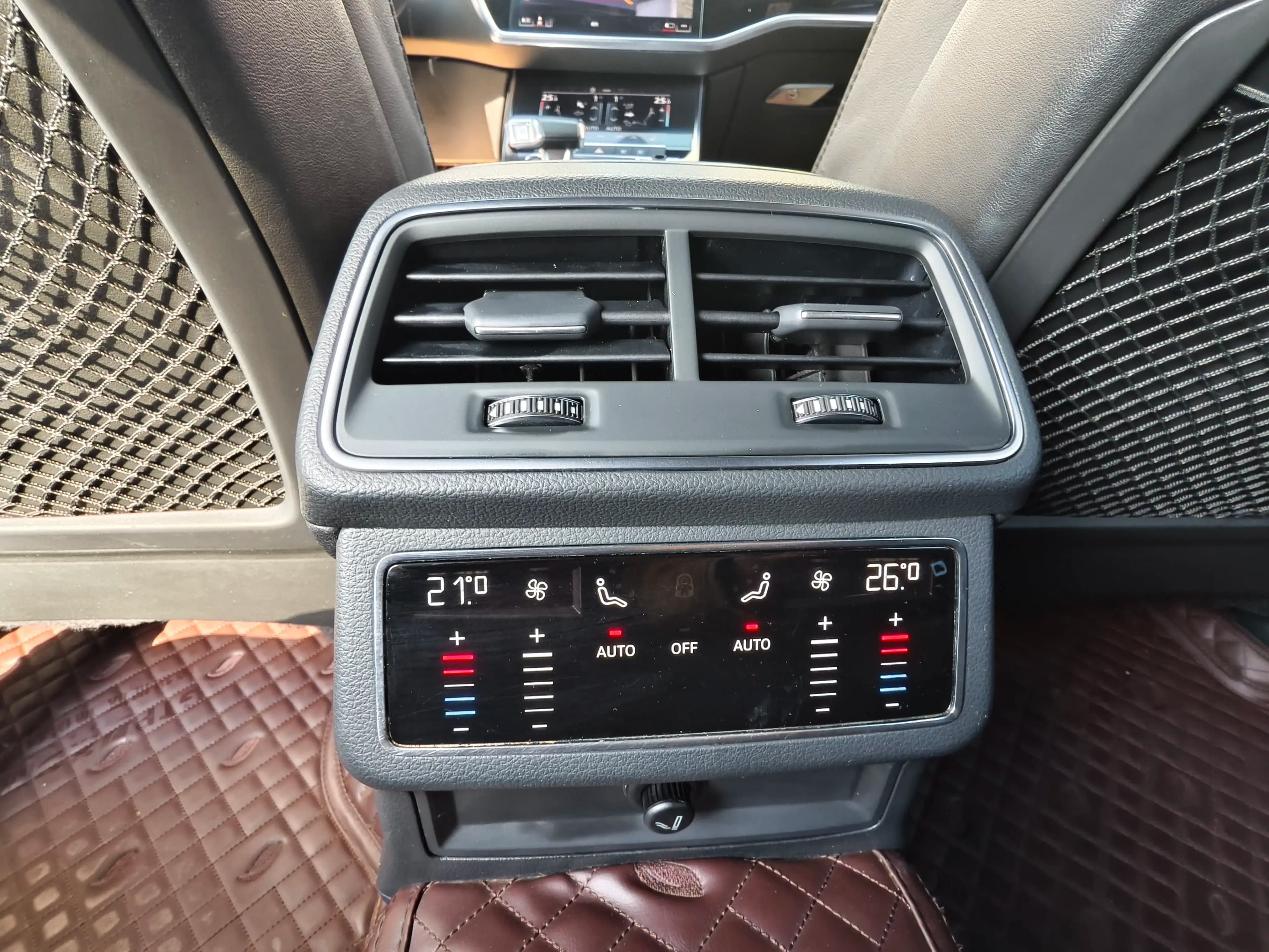 Audi A6L 2021 г. 70017 км. — фото 12