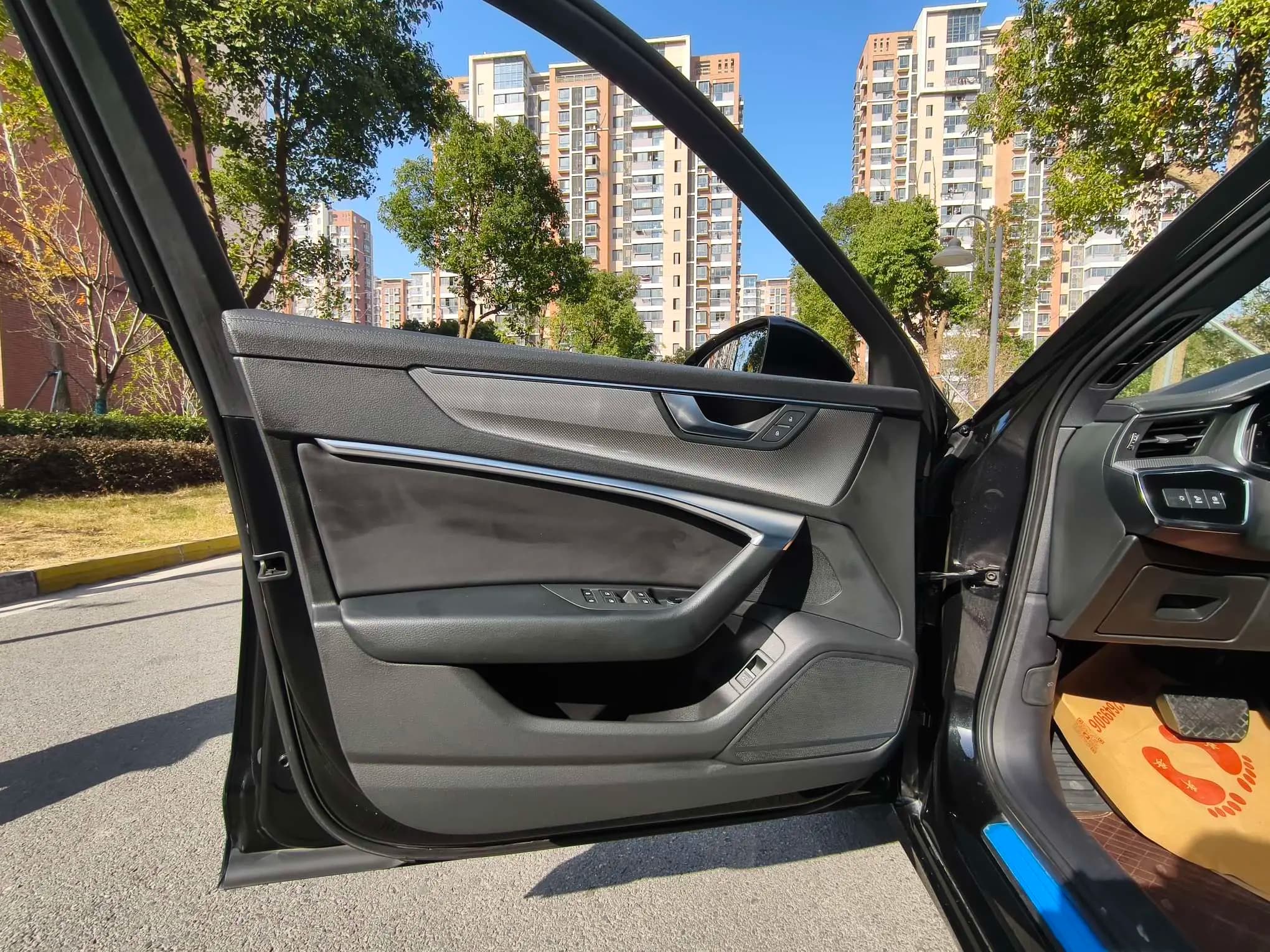 Audi A6L 2021 г. 70017 км. — фото 34