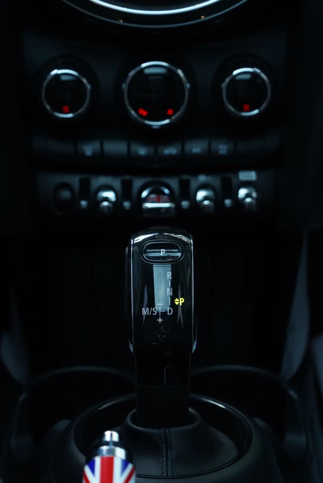 MINI  2021 г. 33000 км. — фото 15