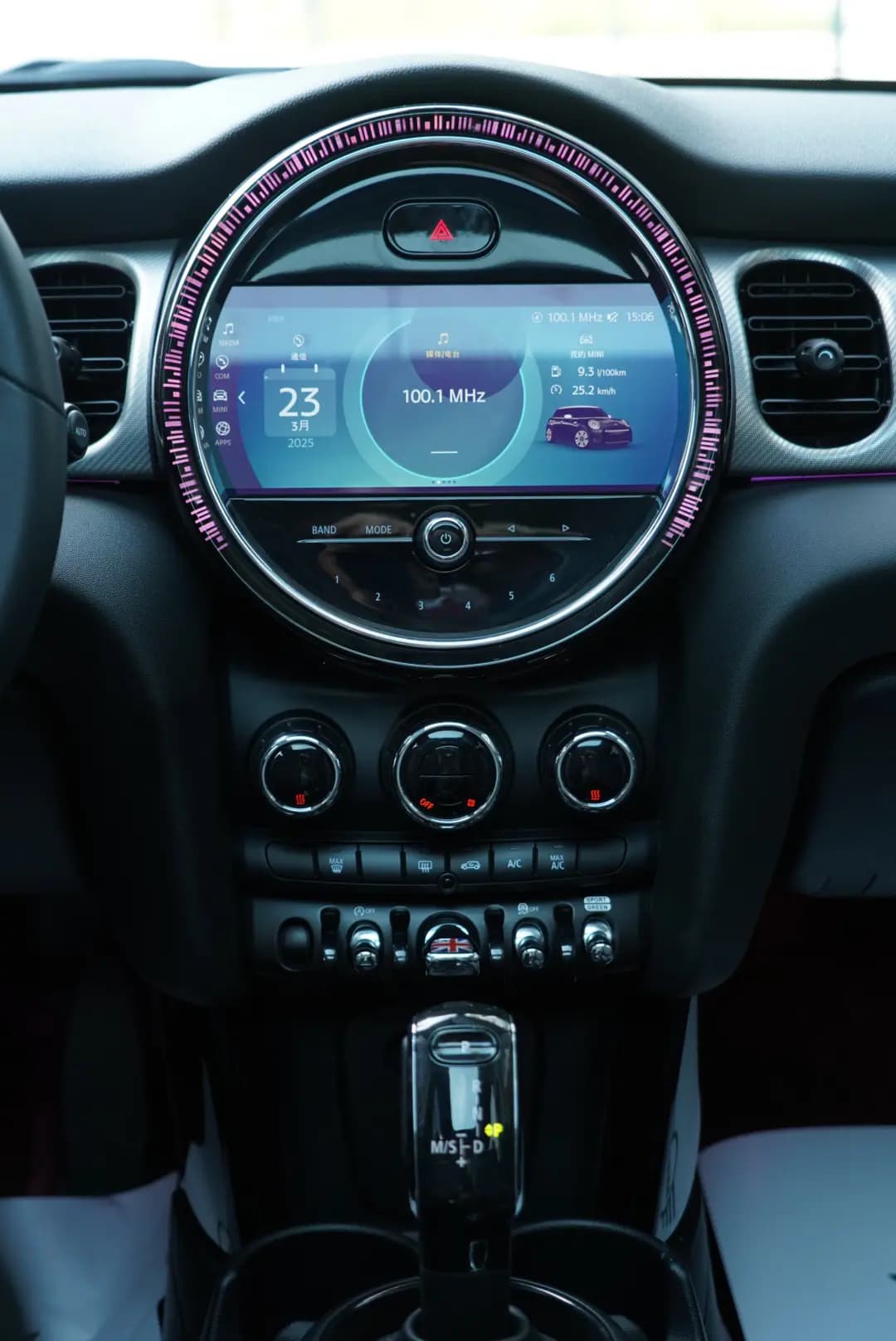 MINI  2021 г. 33000 км. — фото 18