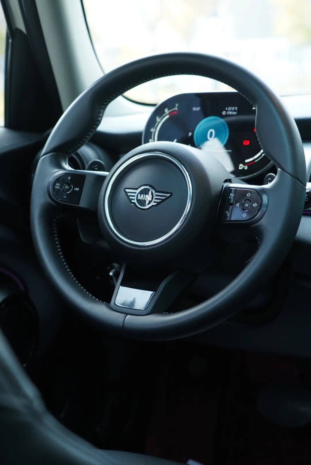 MINI  2021 г. 33000 км. — фото 21