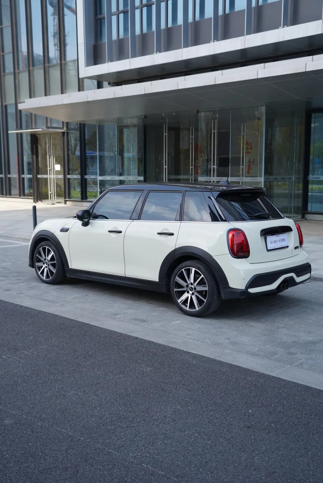 MINI  2021 г. 33000 км. — фото 4