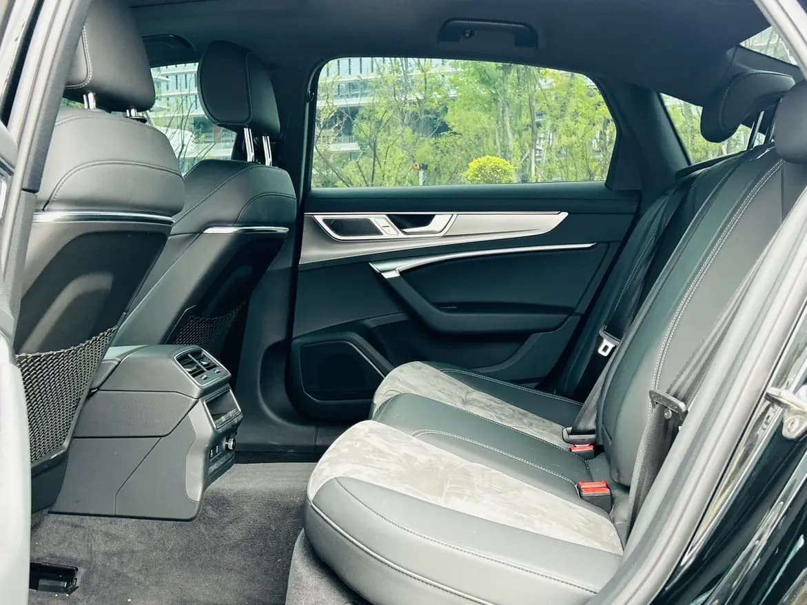 Audi A6L 2025 г. 35143 км. — фото 20
