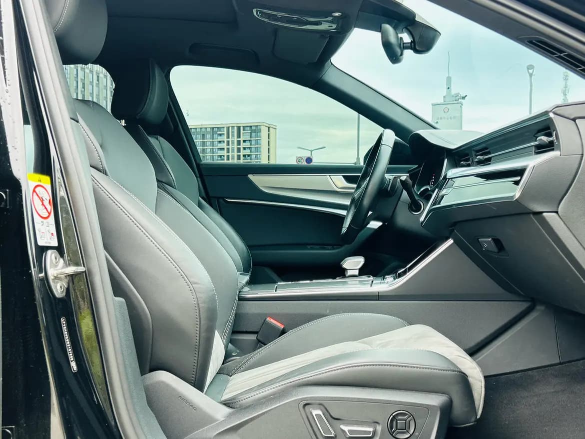 Audi A6L 2025 г. 35143 км. — фото 21