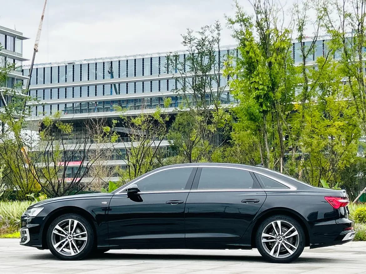 Audi A6L 2025 г. 35143 км. — фото 4
