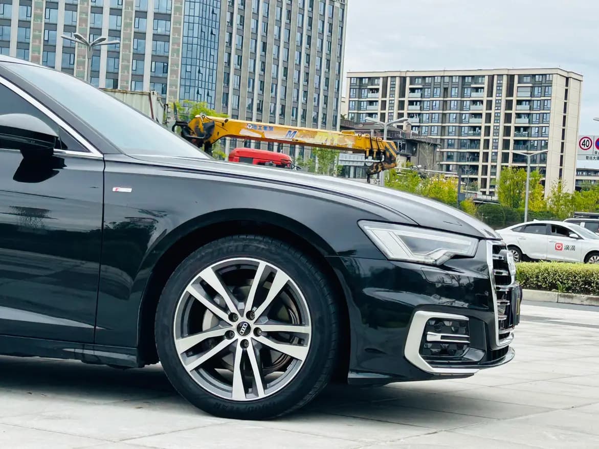 Audi A6L 2025 г. 35143 км. — фото 8