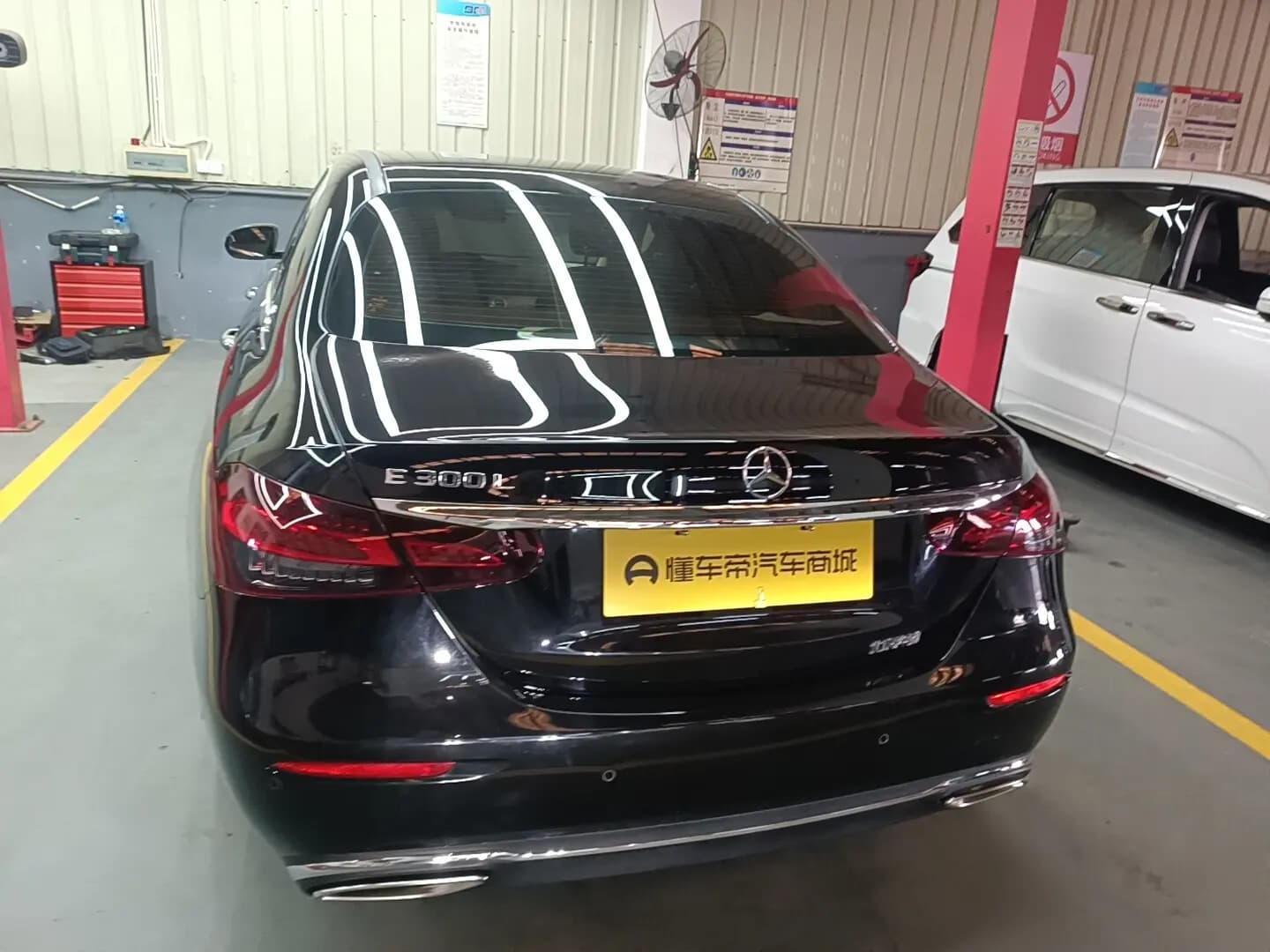 Mercedes-Benz E-Class 2022 г. 47961 км. — фото 4