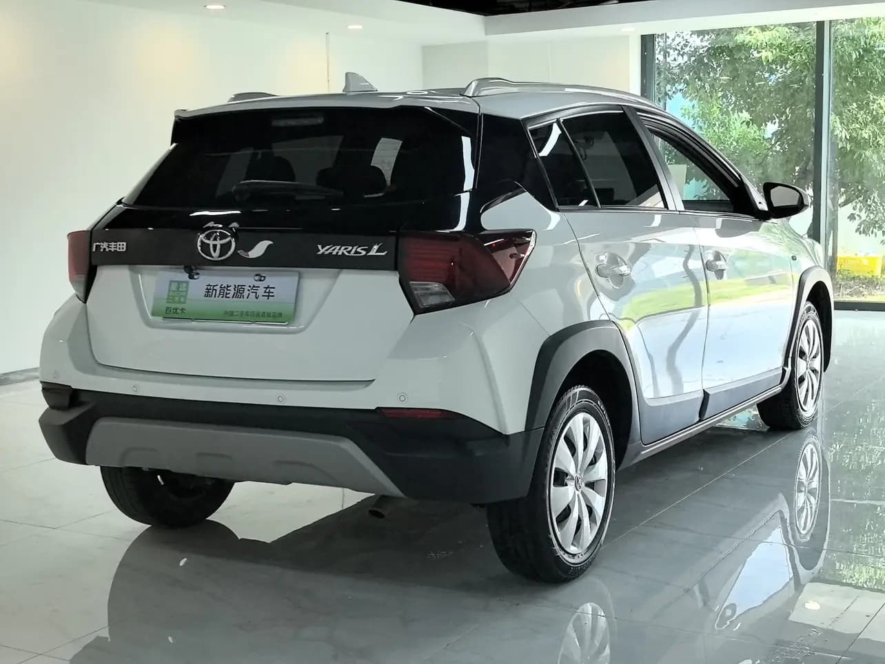 Toyota Yaris L 2021 г. 40148 км. — фото 7