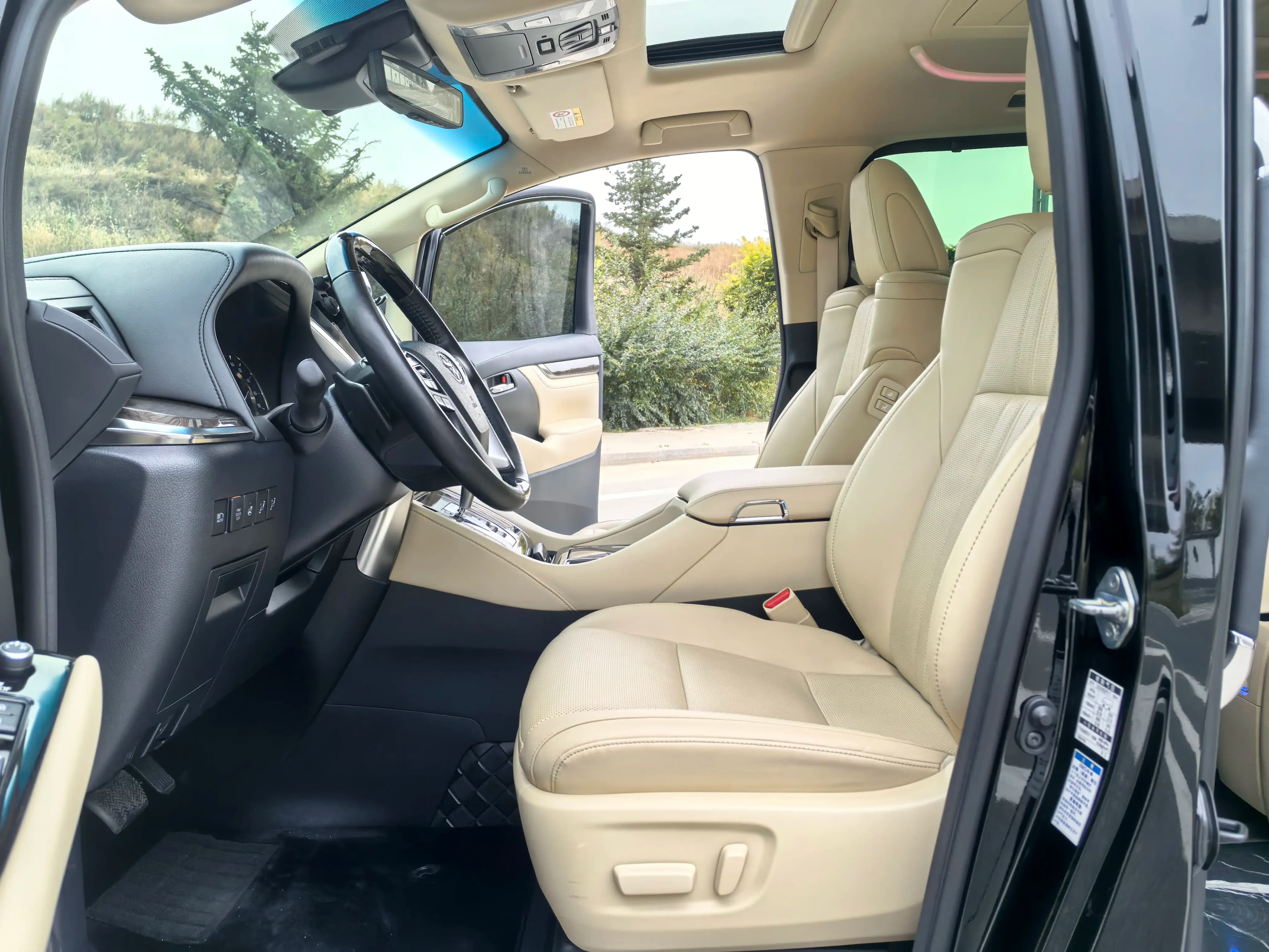 Toyota Alphard 2023 г. 29002 км. — фото 13