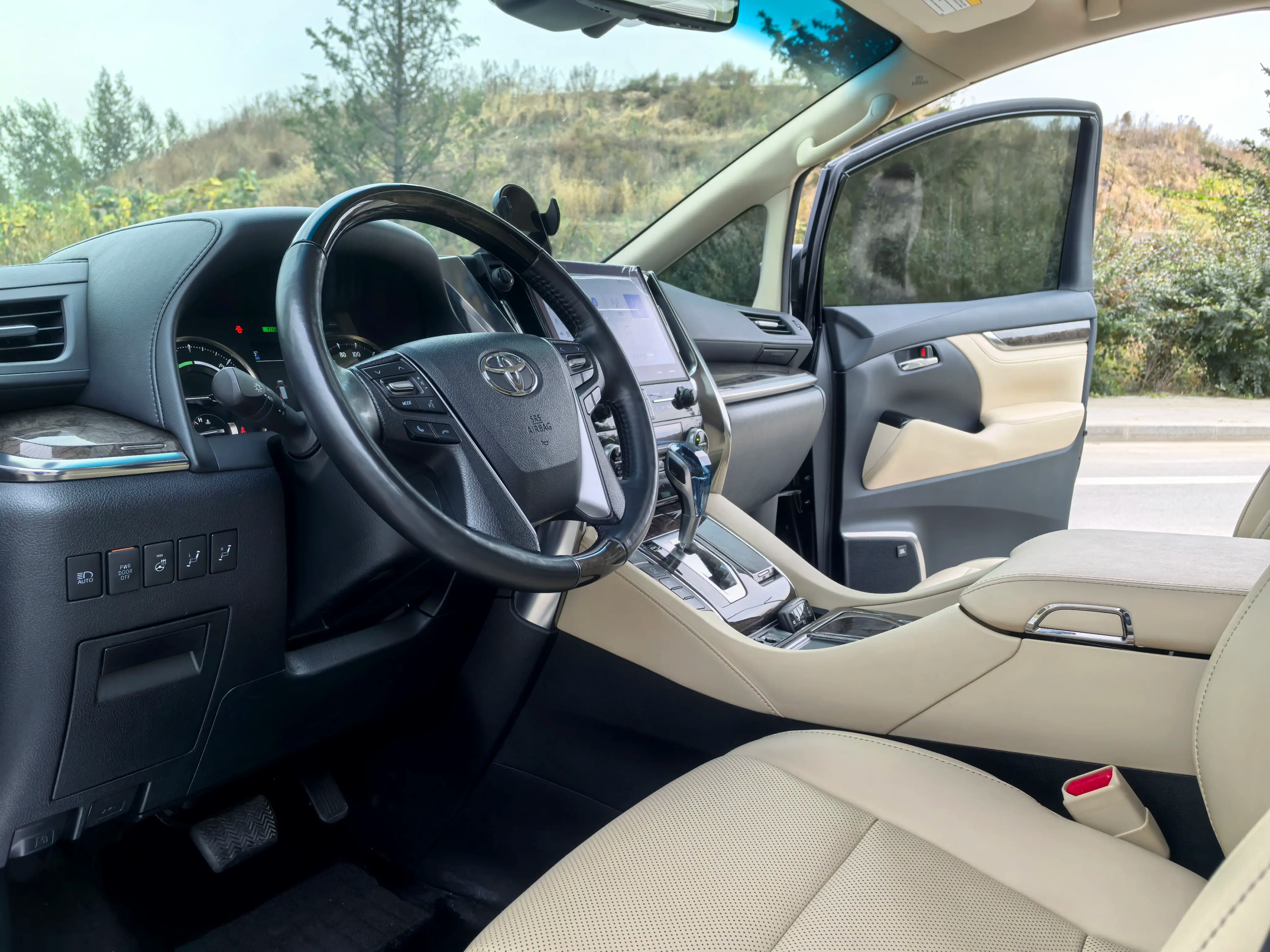 Toyota Alphard 2023 г. 29002 км. — фото 19