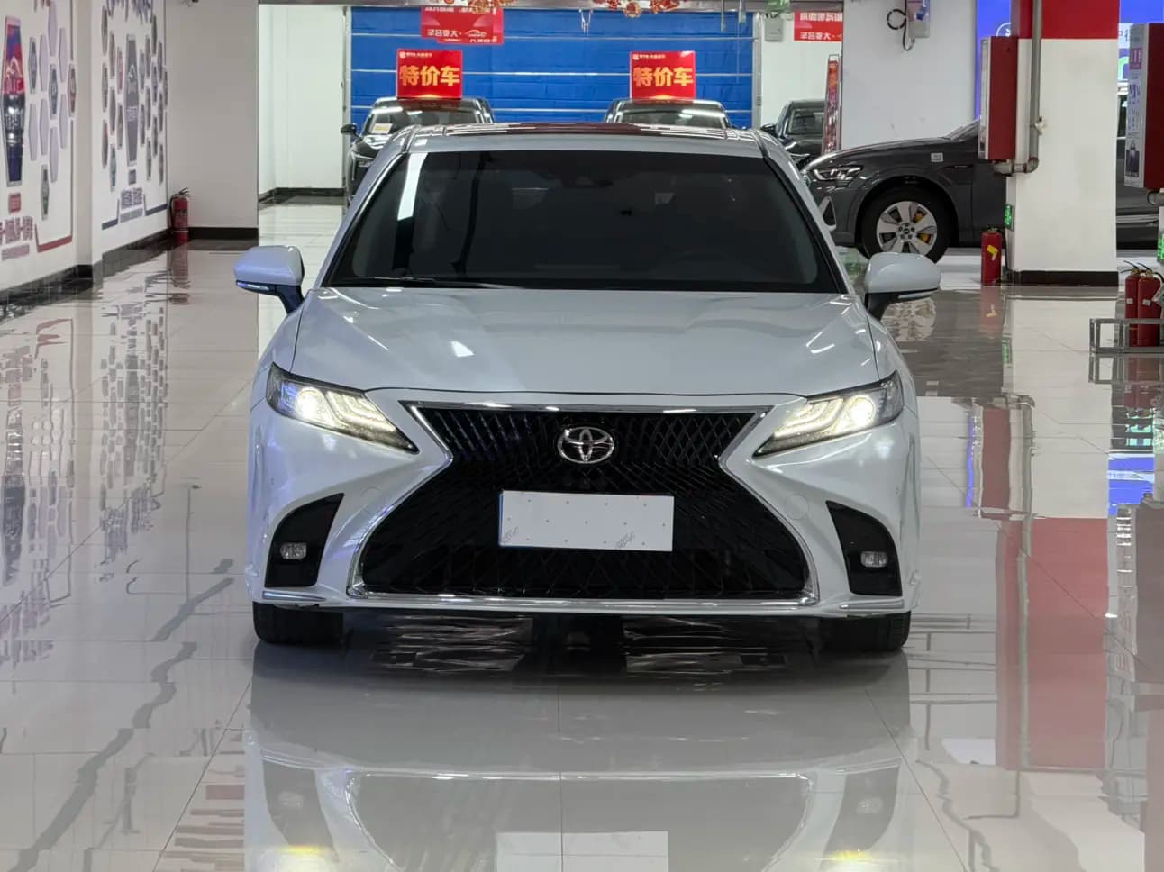 Toyota Camry 2022 г. 77053 км. — фото 2
