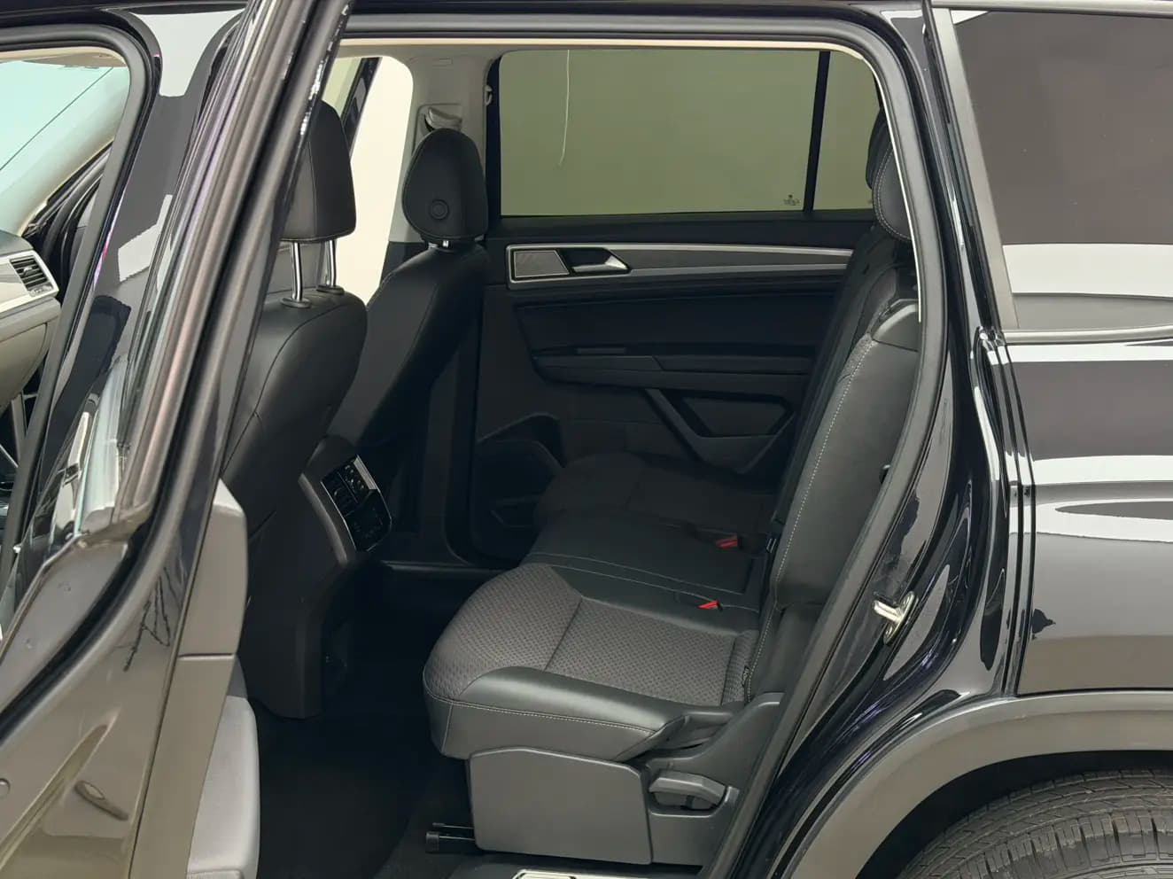 Volkswagen Teramont 2021 г. 110140 км. — фото 13