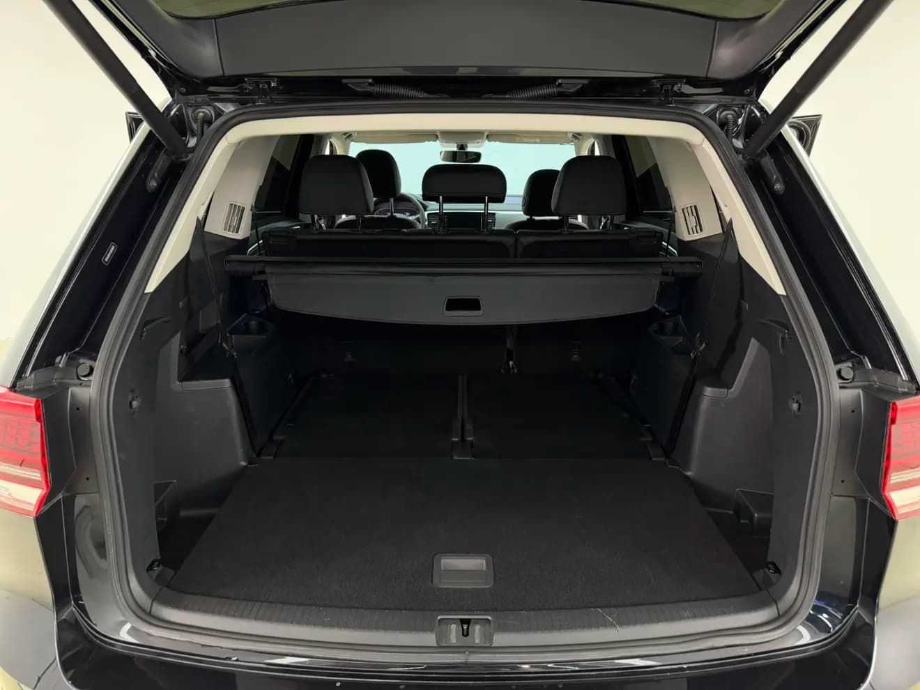 Volkswagen Teramont 2021 г. 110140 км. — фото 14