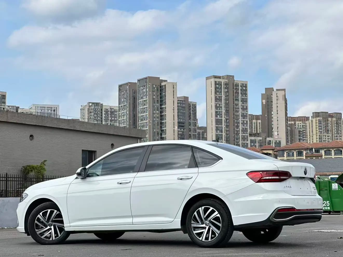 Volkswagen Lavida 2022 г. 73043 км. — фото 3