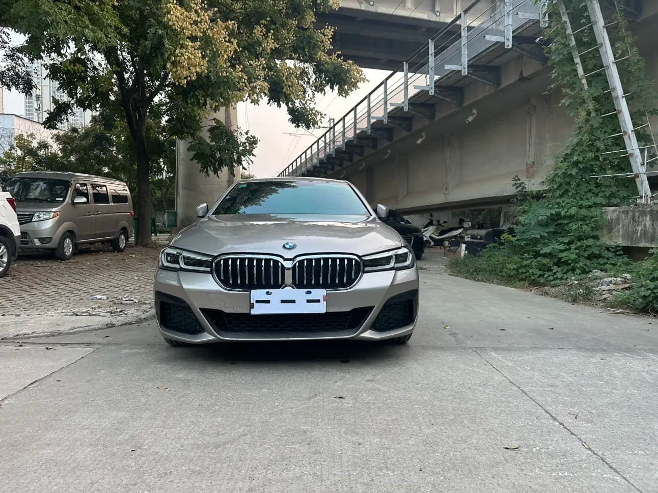 BMW 5 Series 2022 г. 67004 км. — фото 2