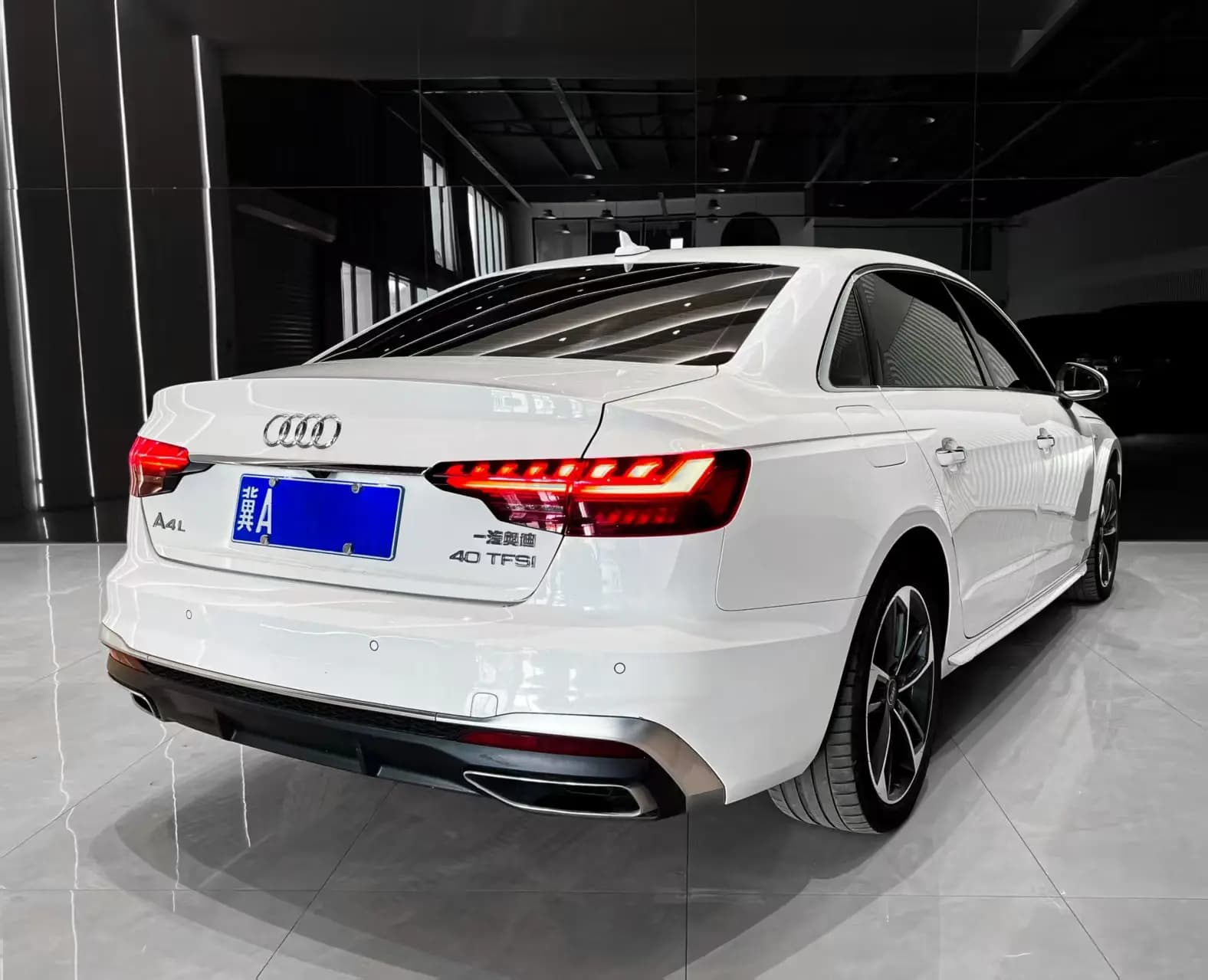Audi A4L 2023 г. 30080 км. — фото 5