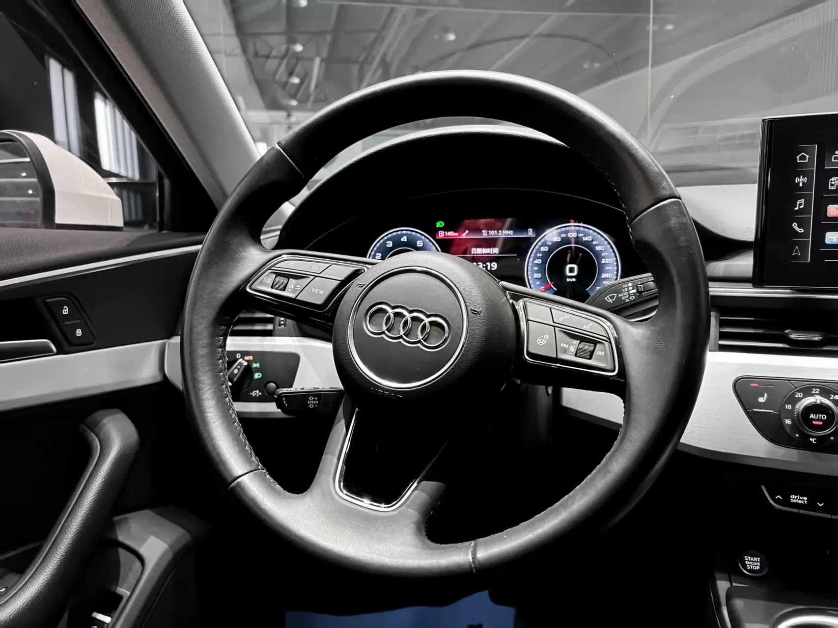 Audi A4L 2023 г. 30080 км. — фото 8