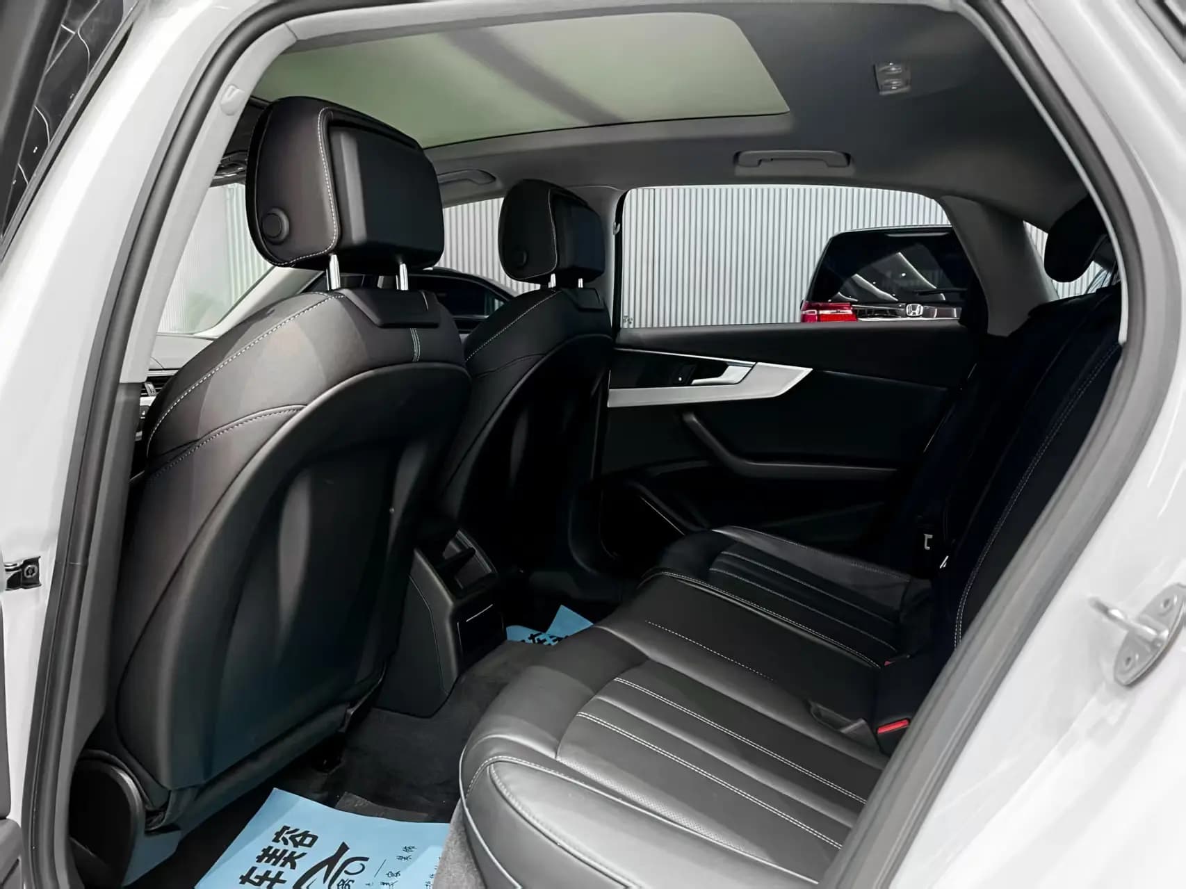 Audi A4L 2023 г. 30080 км. — фото 9