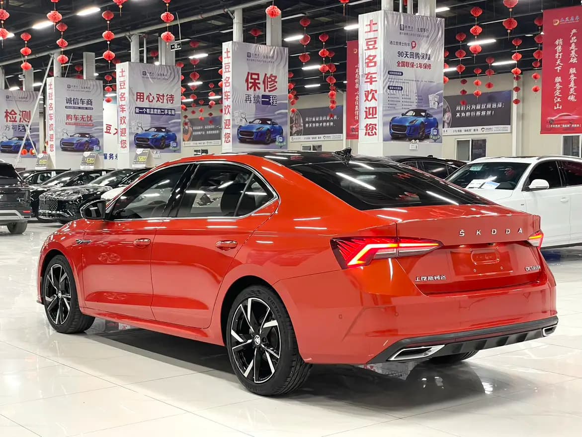Skoda Octavia 2021 г. 18881 км. — фото 4