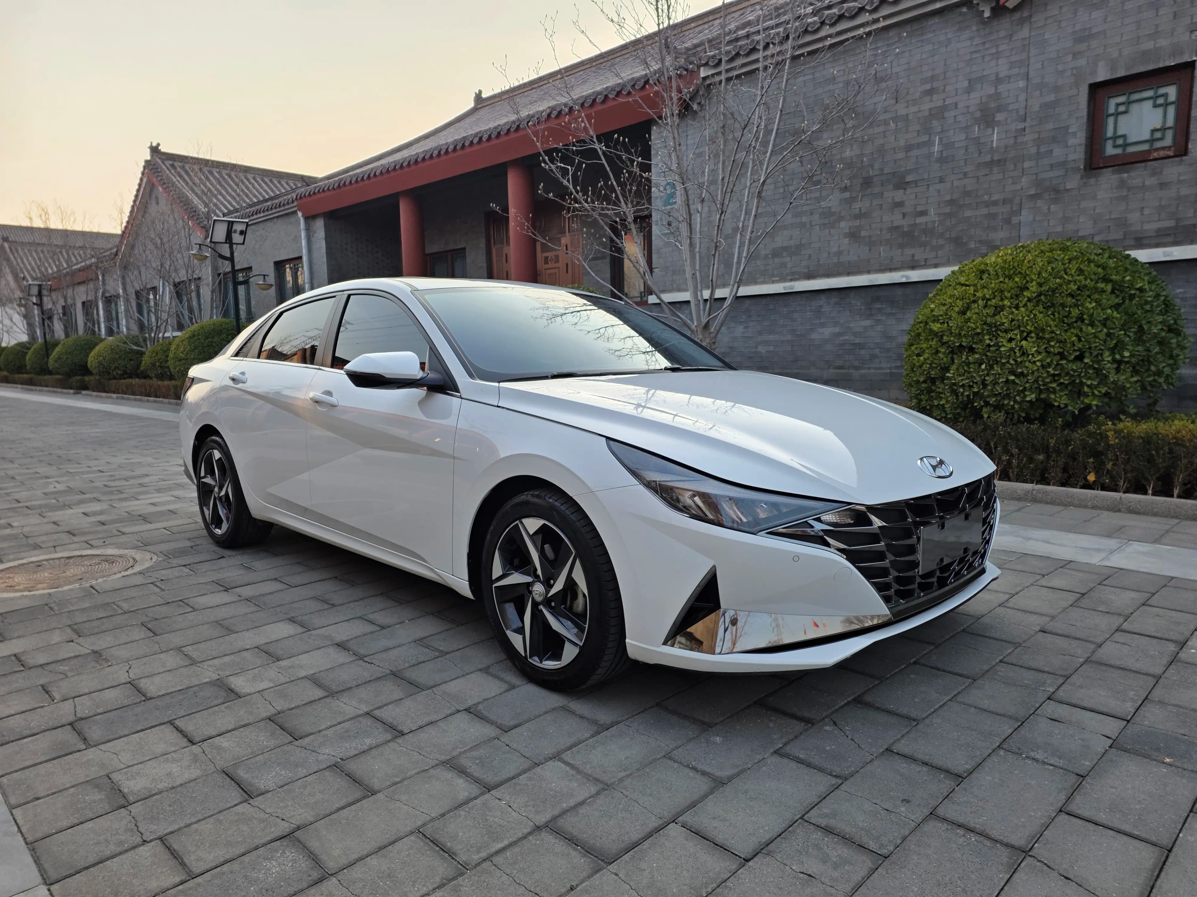 Hyundai Elantra 2023 г. 32027 км. — фото 3
