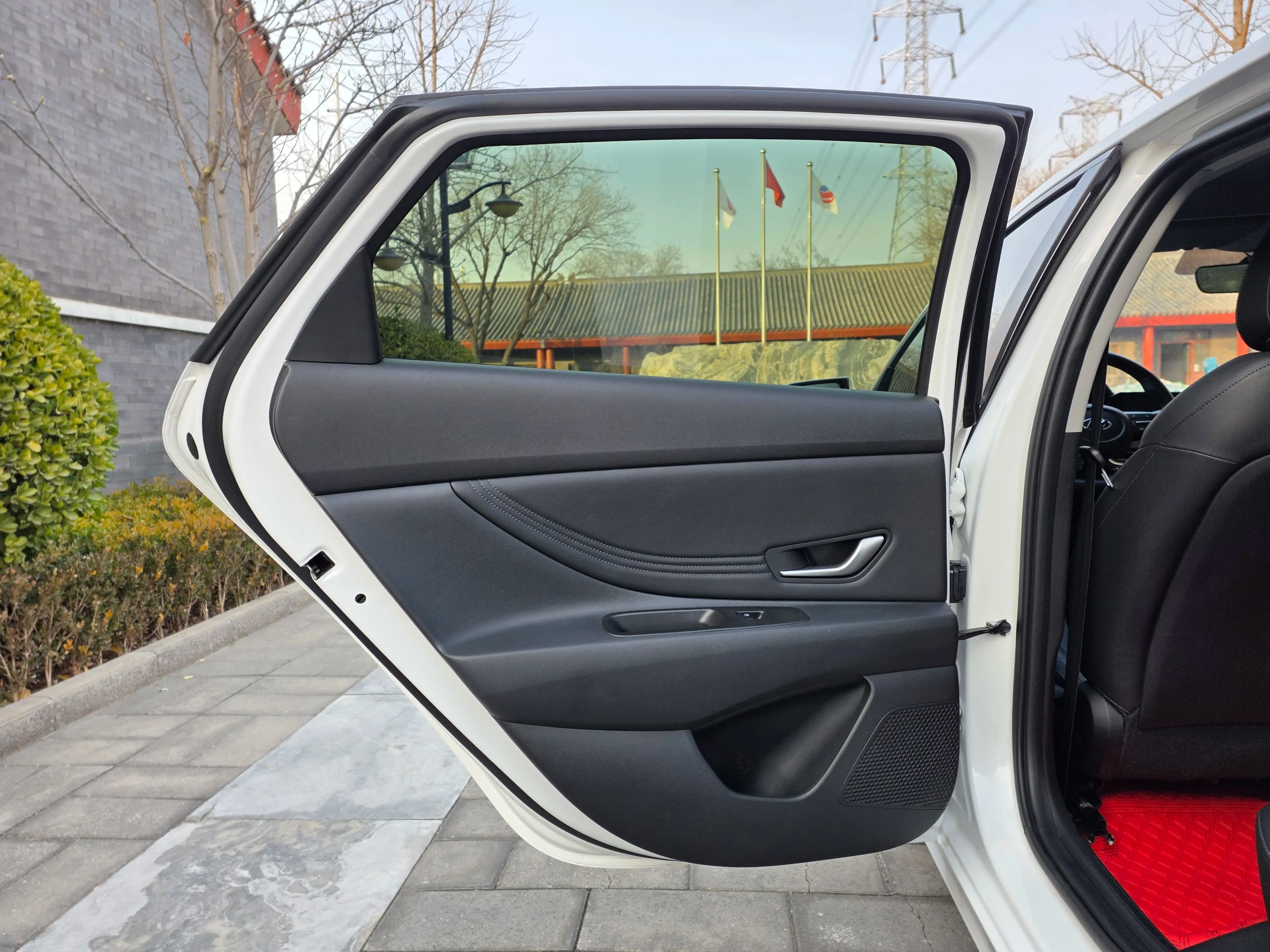 Hyundai Elantra 2023 г. 32027 км. — фото 28