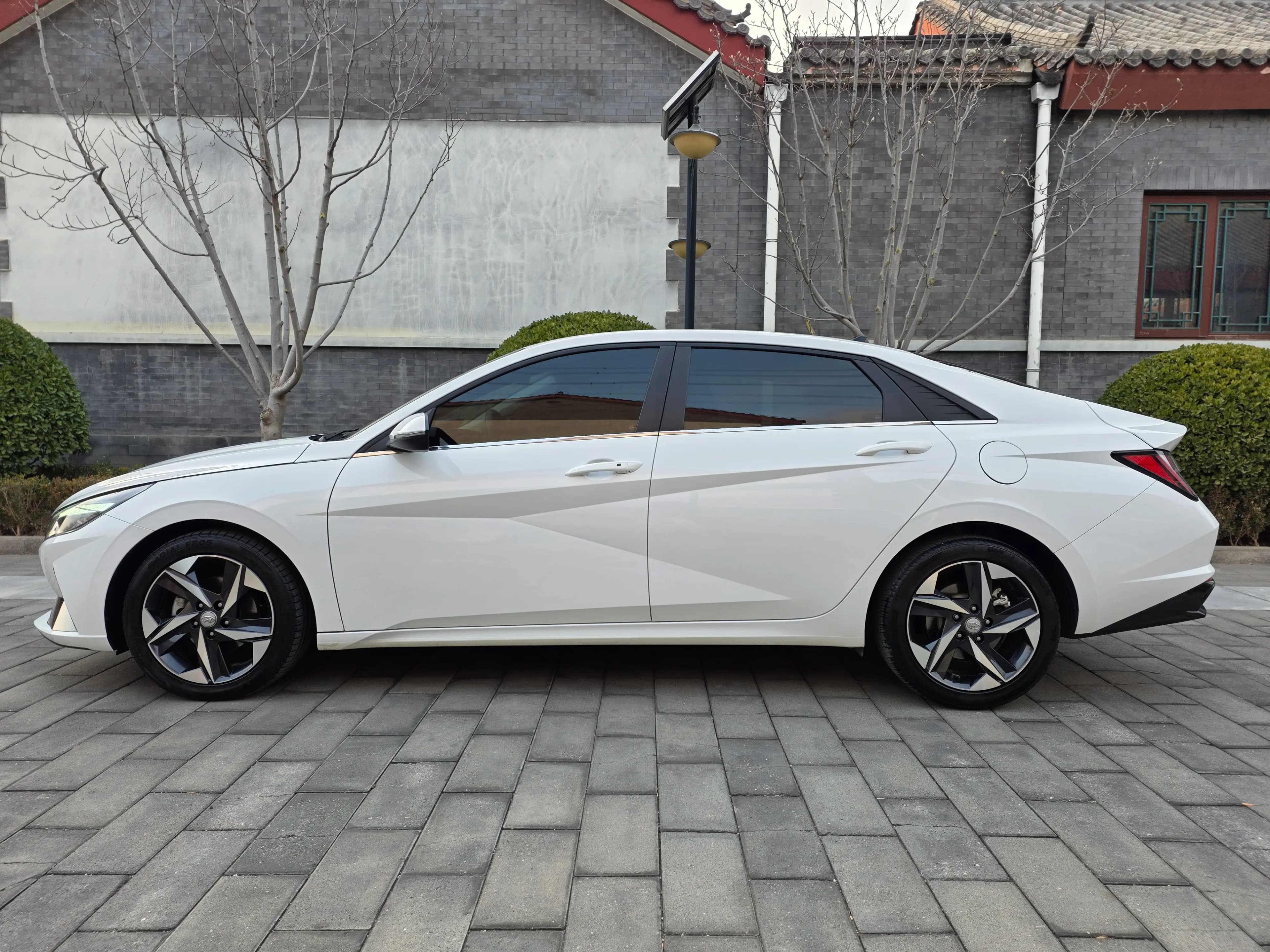 Hyundai Elantra 2023 г. 32027 км. — фото 4