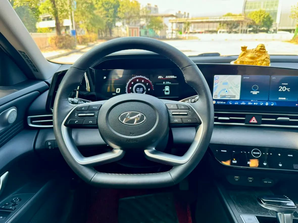 Hyundai Elantra 2022 г. 22026 км. — фото 10
