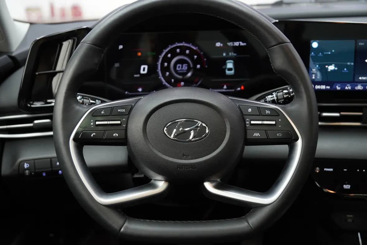 Hyundai Elantra 2022 г. 45025 км. — фото 15