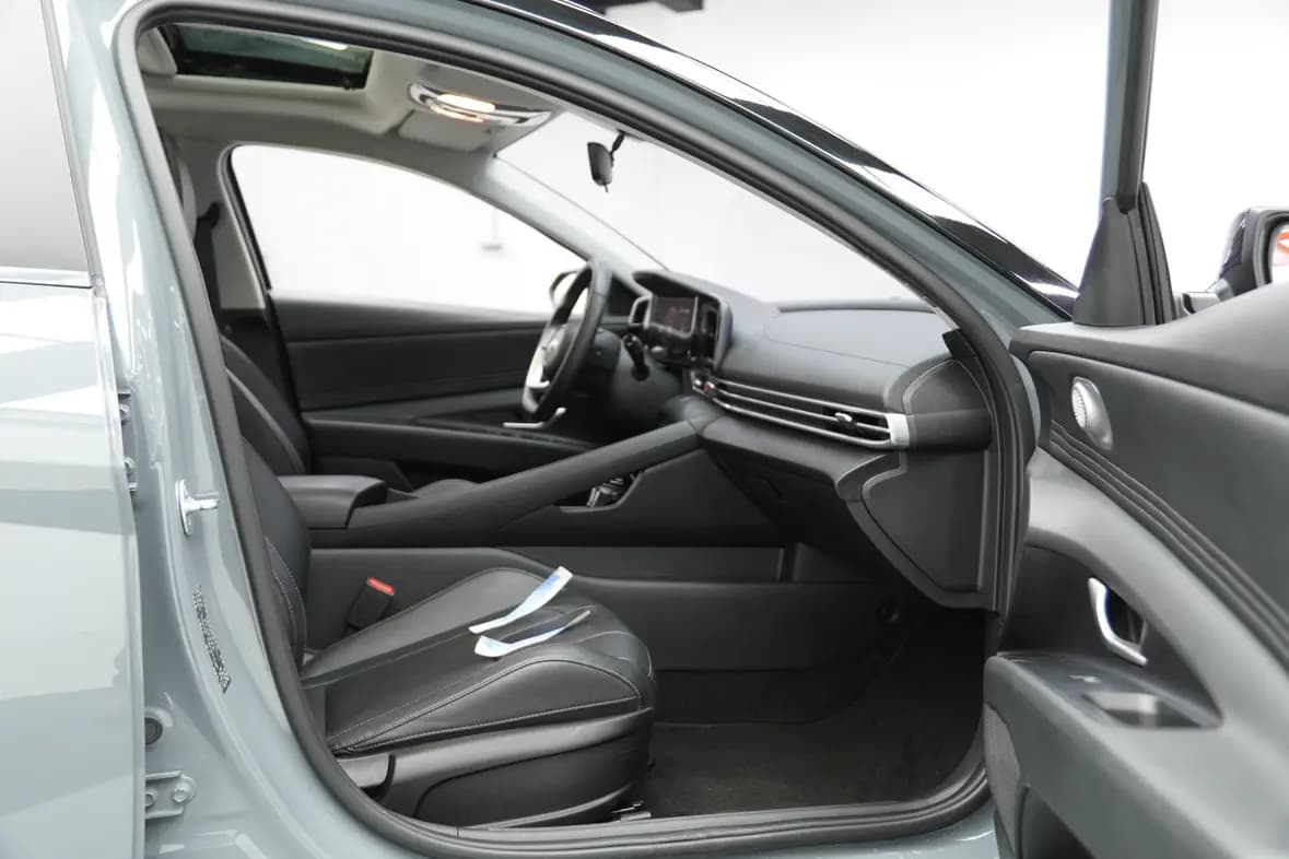 Hyundai Elantra 2022 г. 45025 км. — фото 22