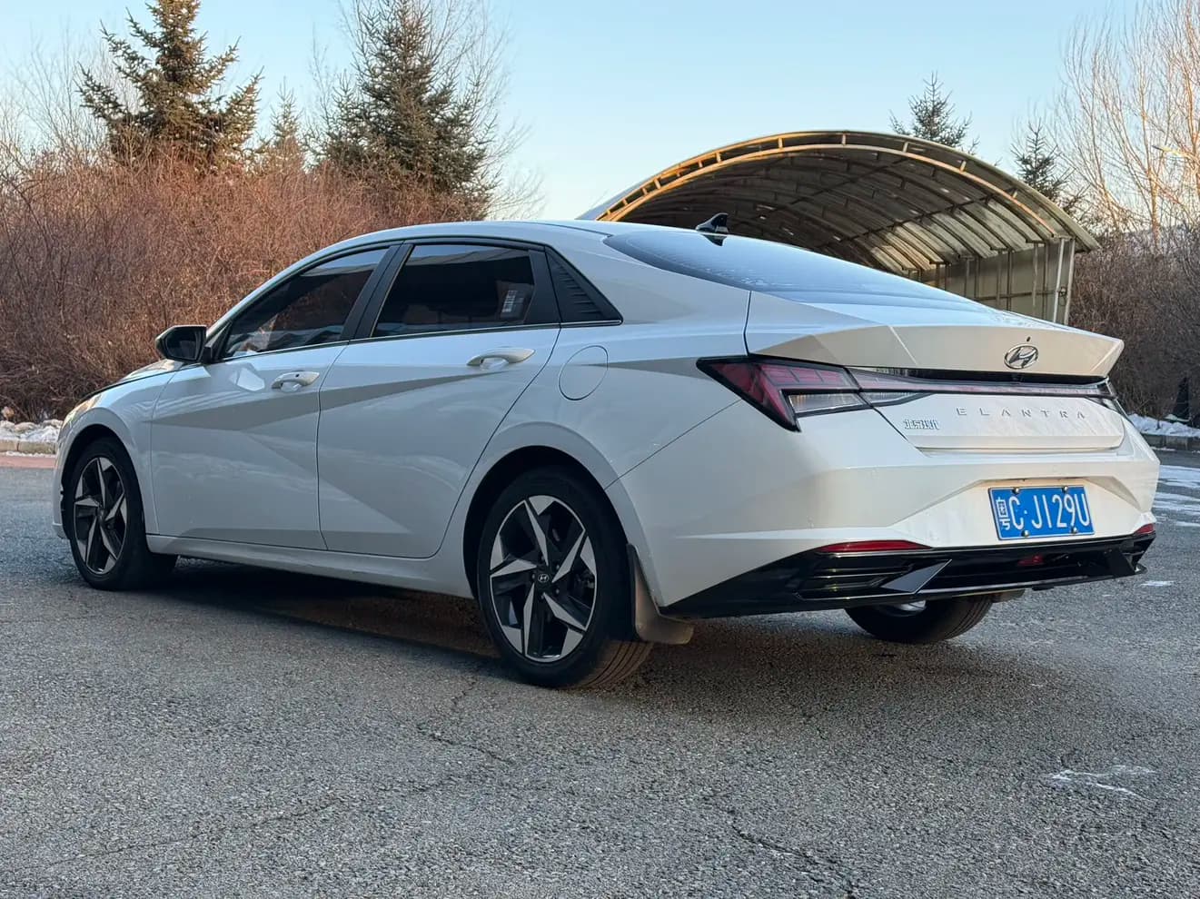 Hyundai Elantra 2022 г. 42024 км. — фото 4