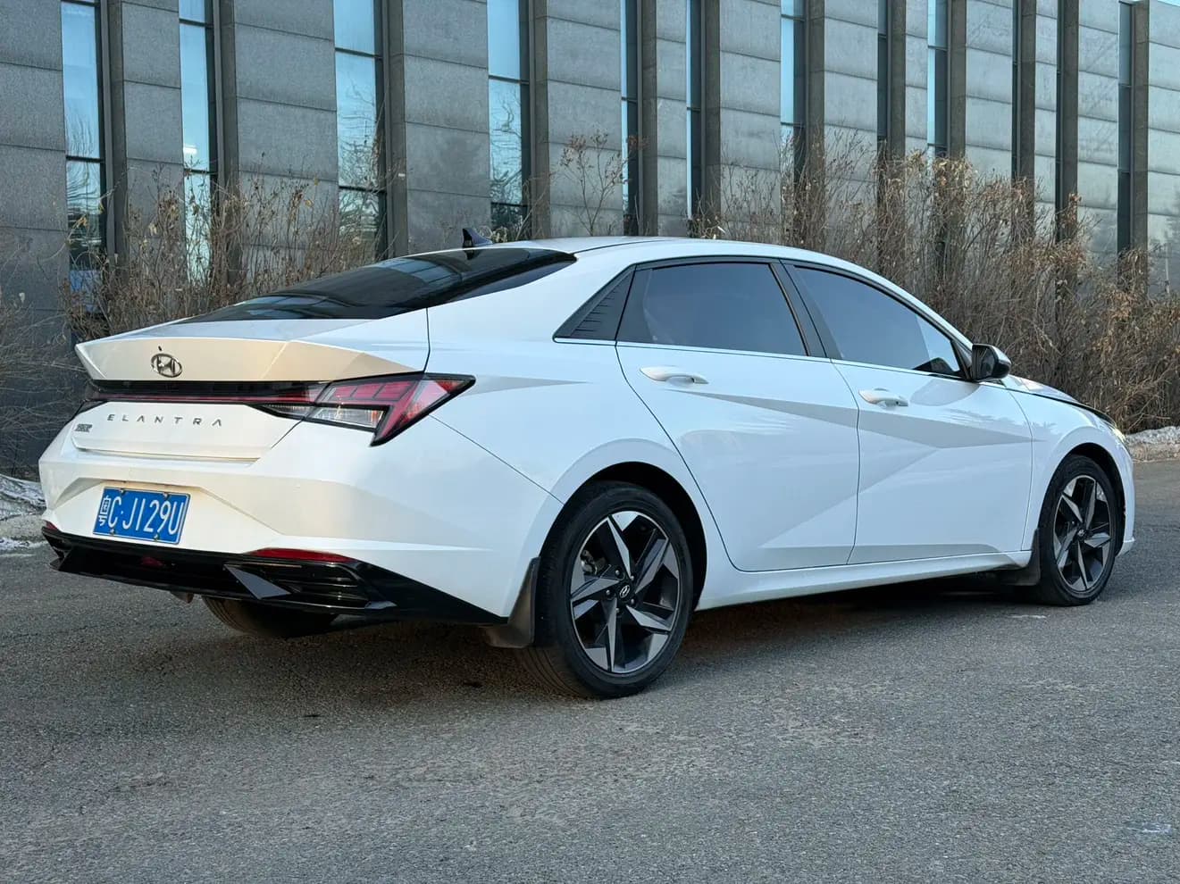 Hyundai Elantra 2022 г. 42024 км. — фото 6