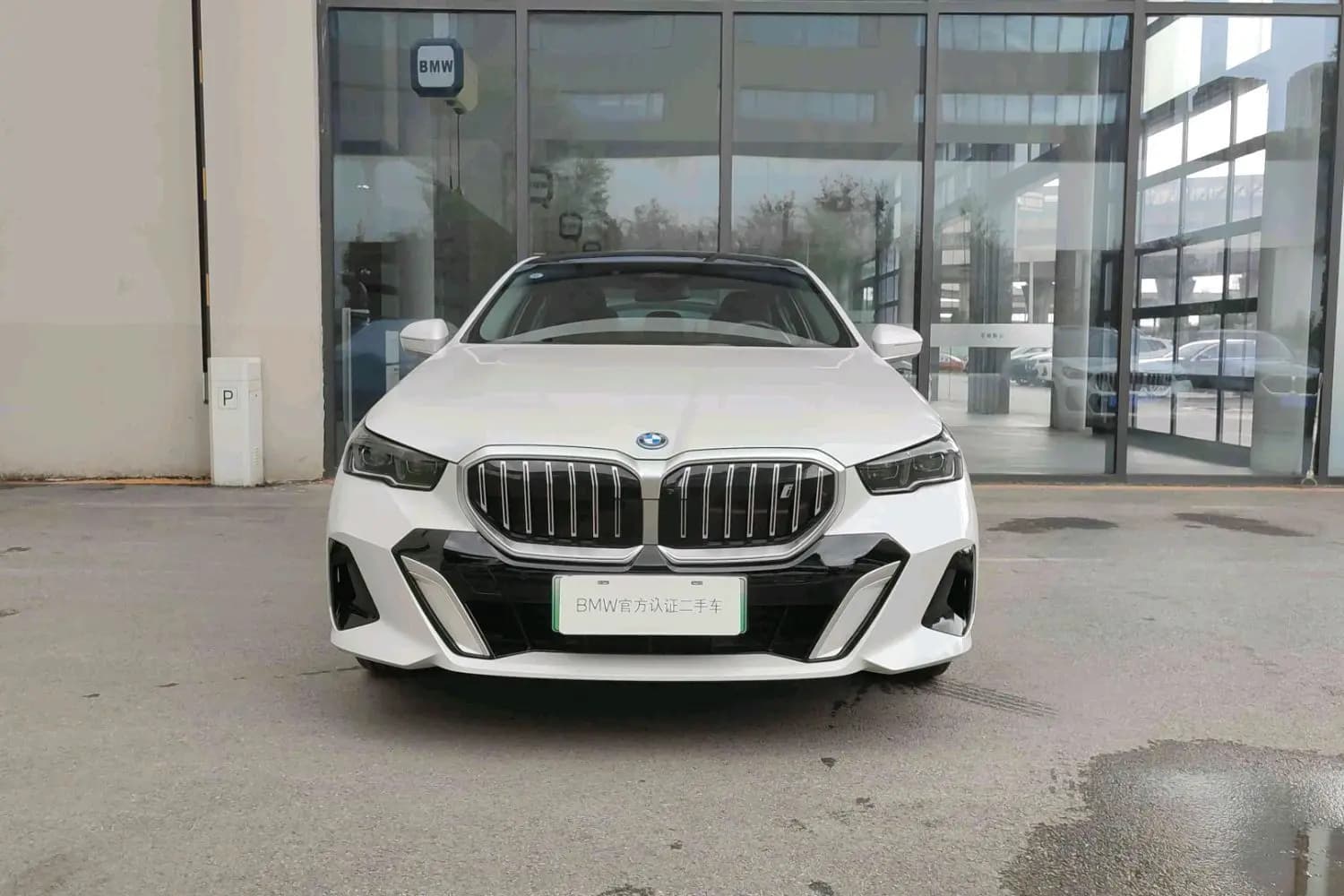 BMW i5 2024 г. 12066 км. — фото 2
