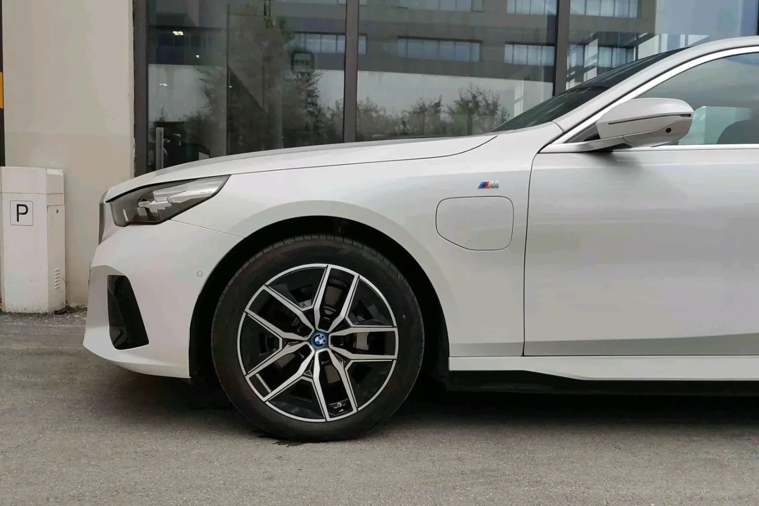 BMW i5 2024 г. 12066 км. — фото 7