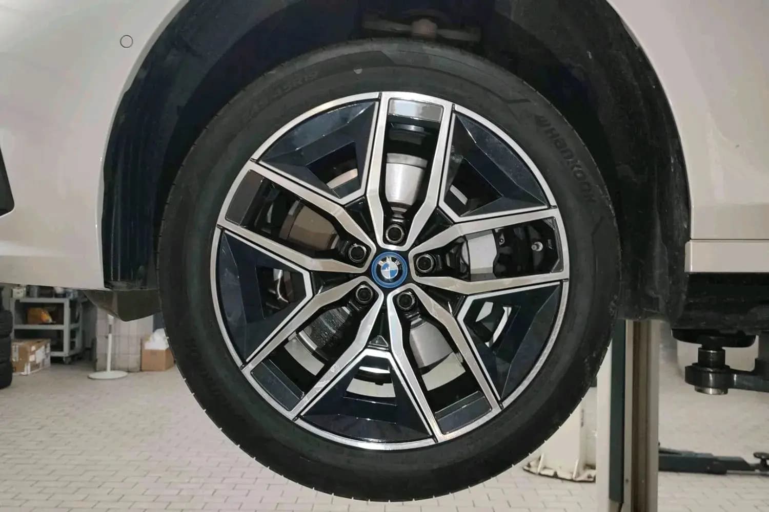BMW i5 2024 г. 12066 км. — фото 8