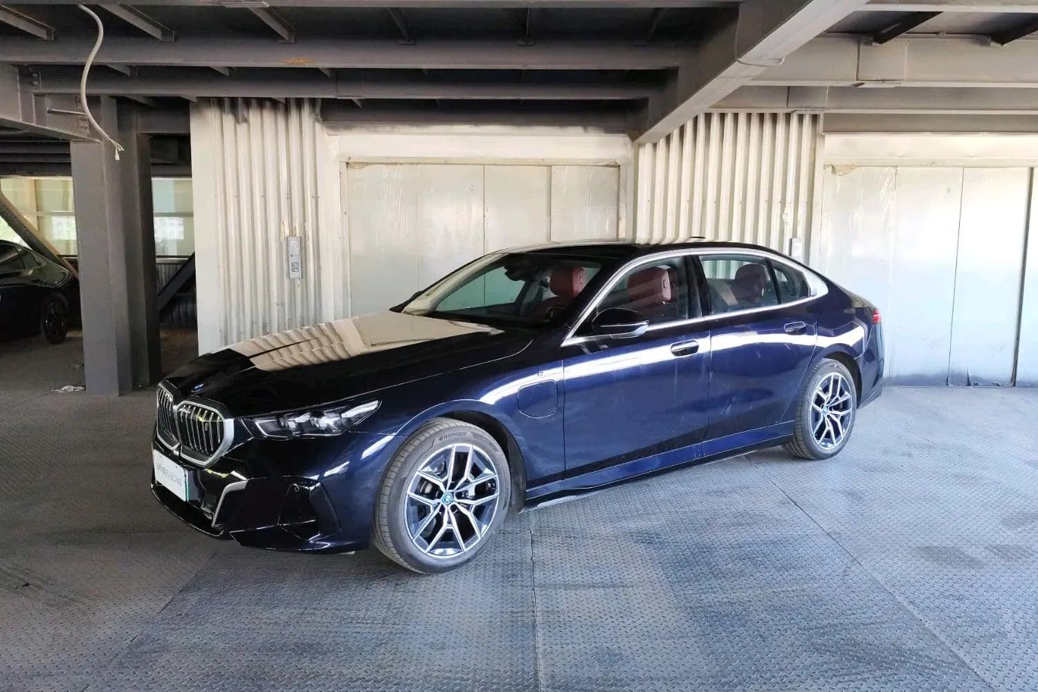 BMW i5 2024 г. 29867 км.