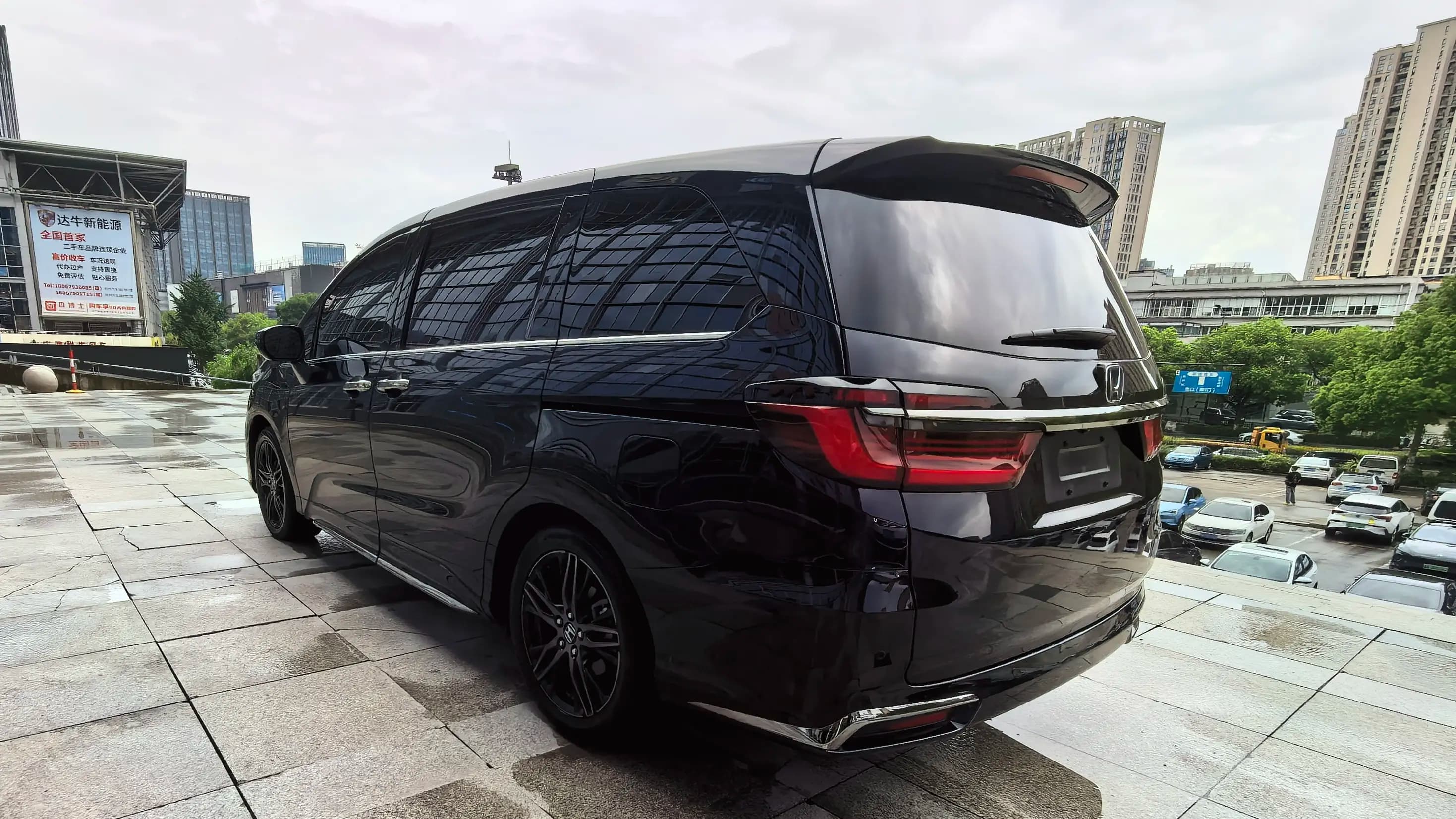 Honda Odyssey 2.0hyb CVT (215 л.с.) 2023 г. 55001 км — фото 4