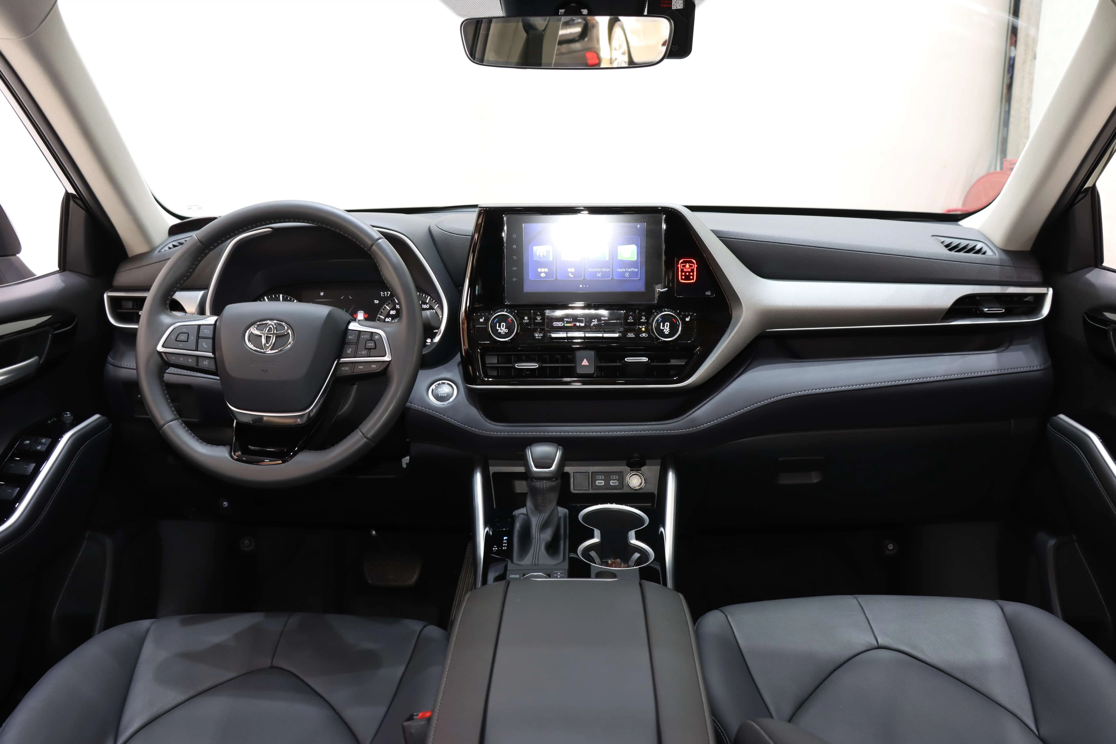 Toyota Highlander 2024 г. 12019 км. — фото 11