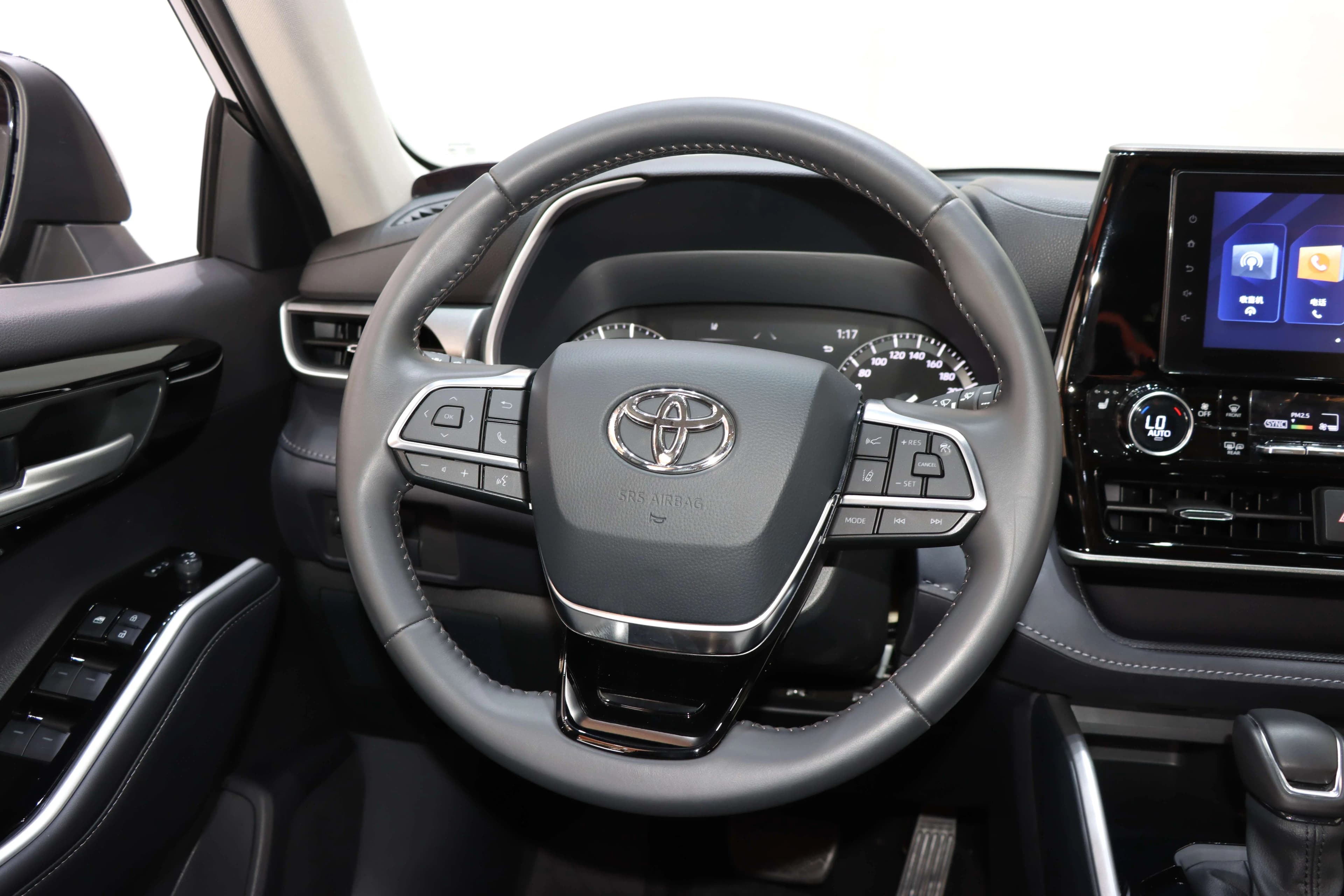 Toyota Highlander 2024 г. 12019 км. — фото 13