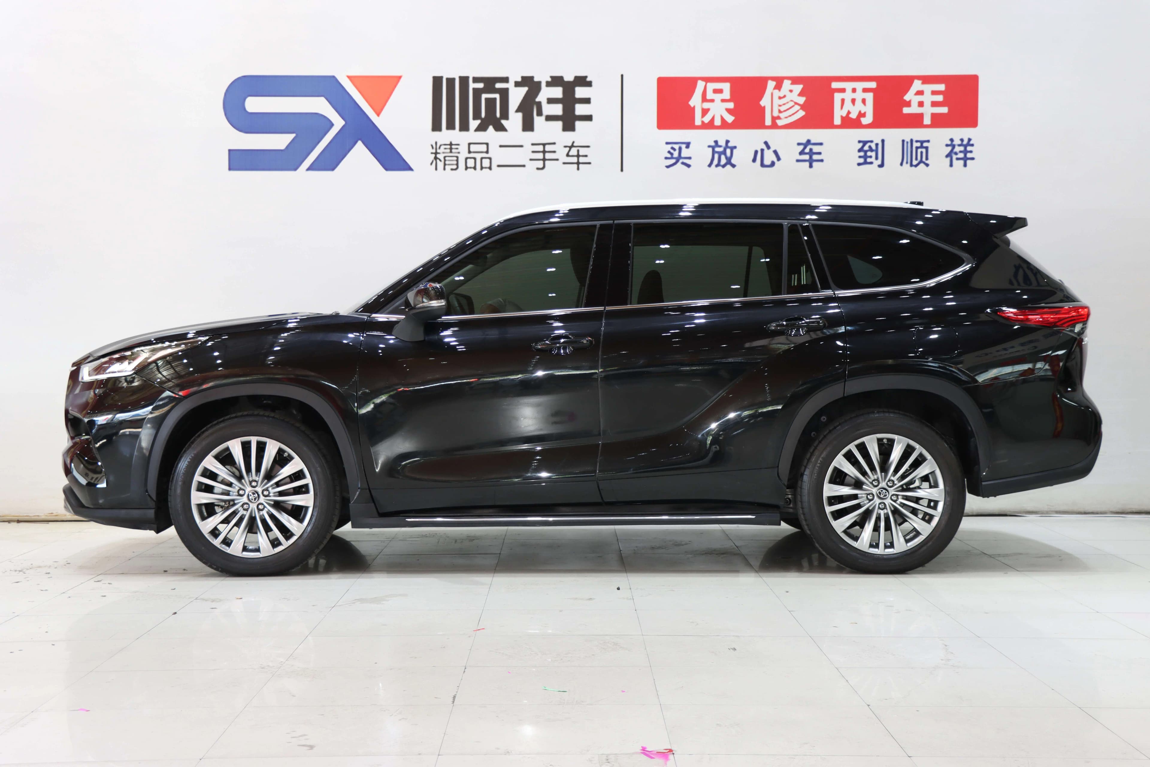 Toyota Highlander 2024 г. 12019 км. — фото 4
