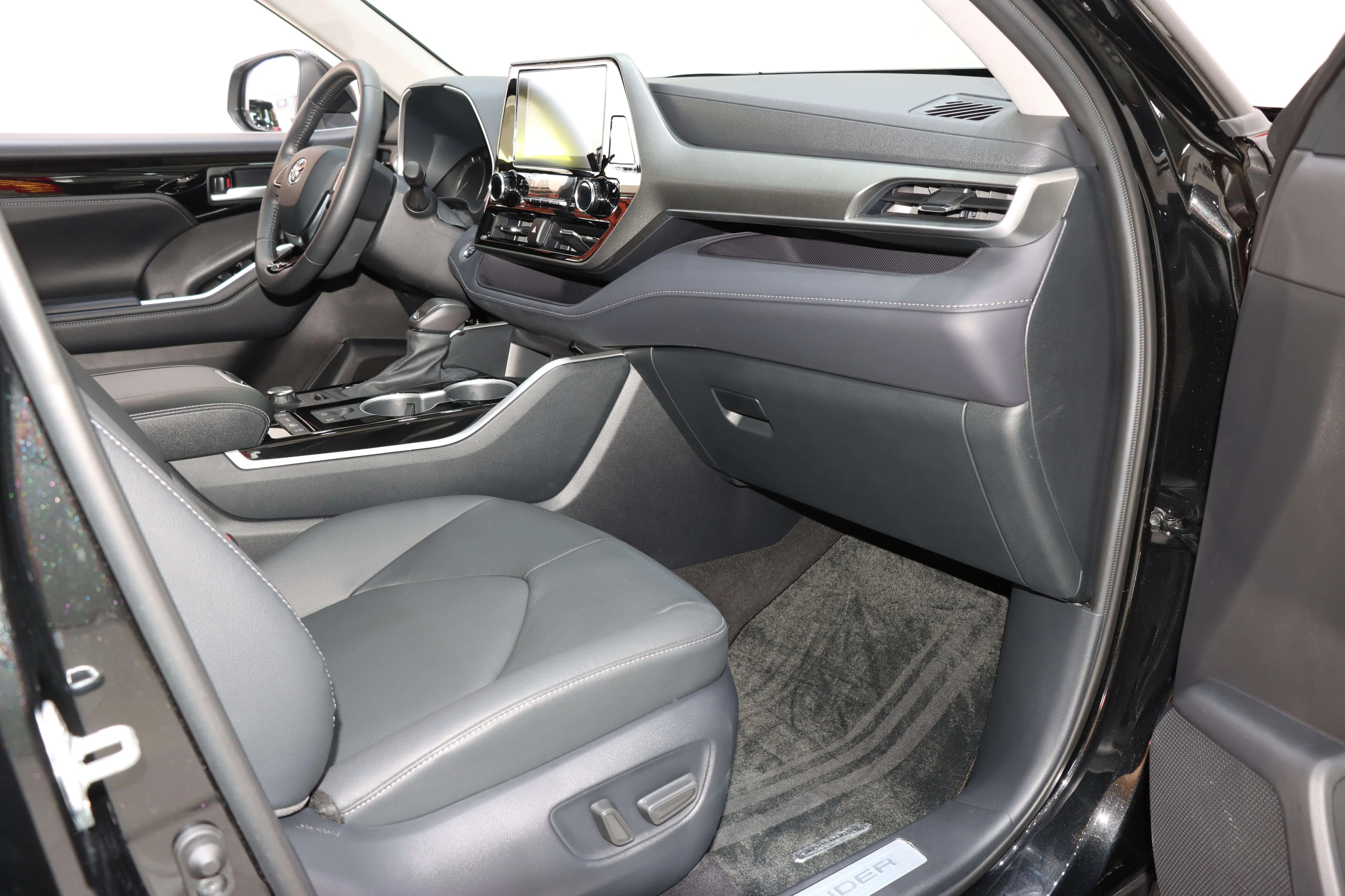 Toyota Highlander 2024 г. 12019 км. — фото 9