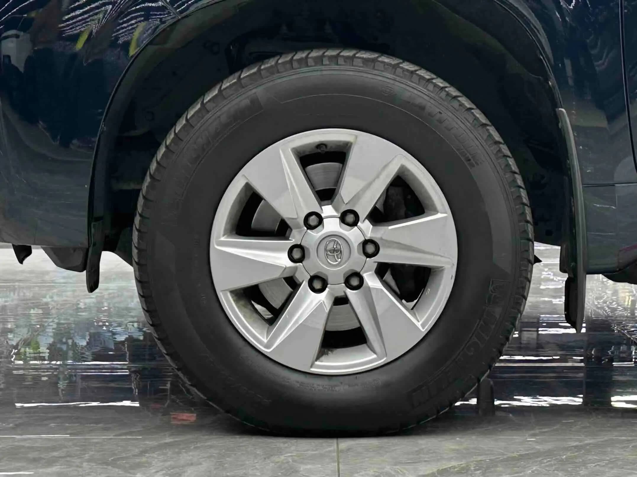 Toyota Prado 2023 г. 39007 км. — фото 6