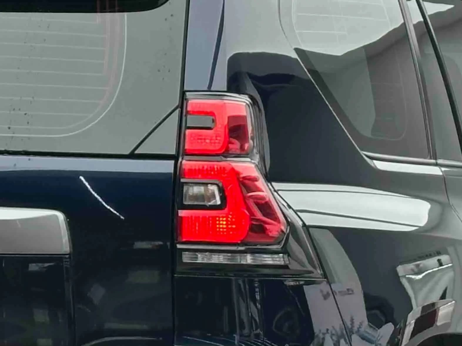 Toyota Prado 2023 г. 39007 км. — фото 10
